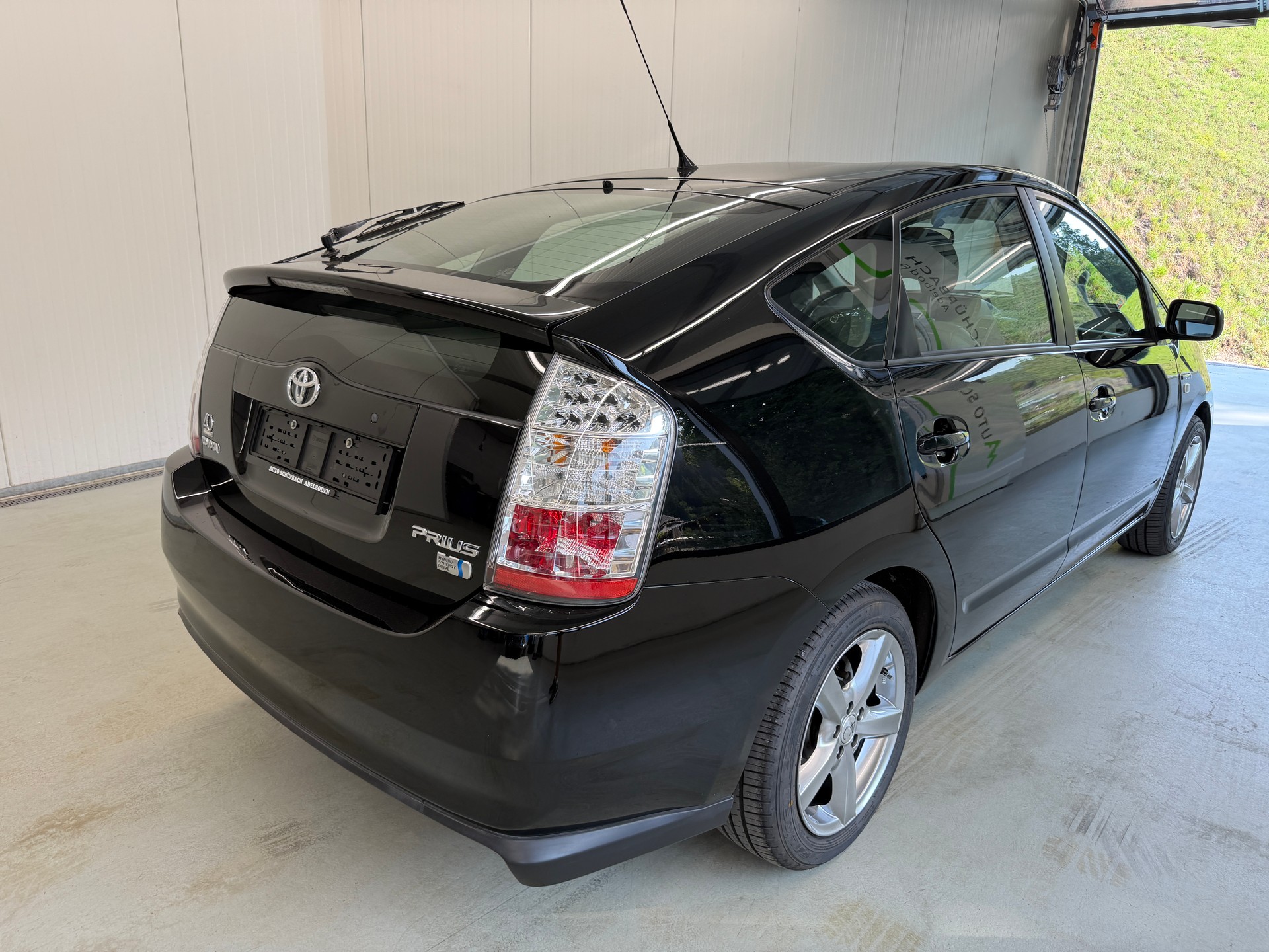 TOYOTA Prius 1.5 16V Hybrid-showroom-element-3