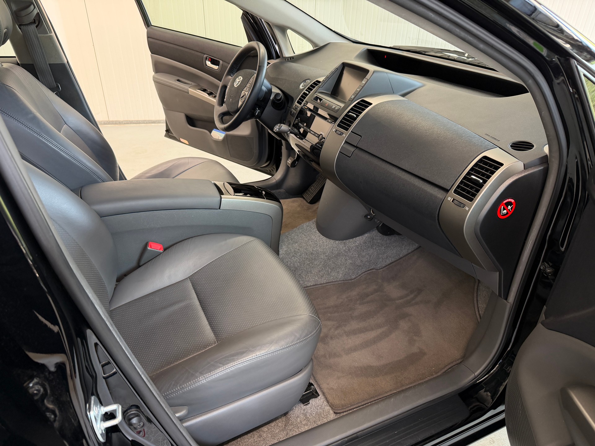 TOYOTA Prius 1.5 16V Hybrid-image-16
