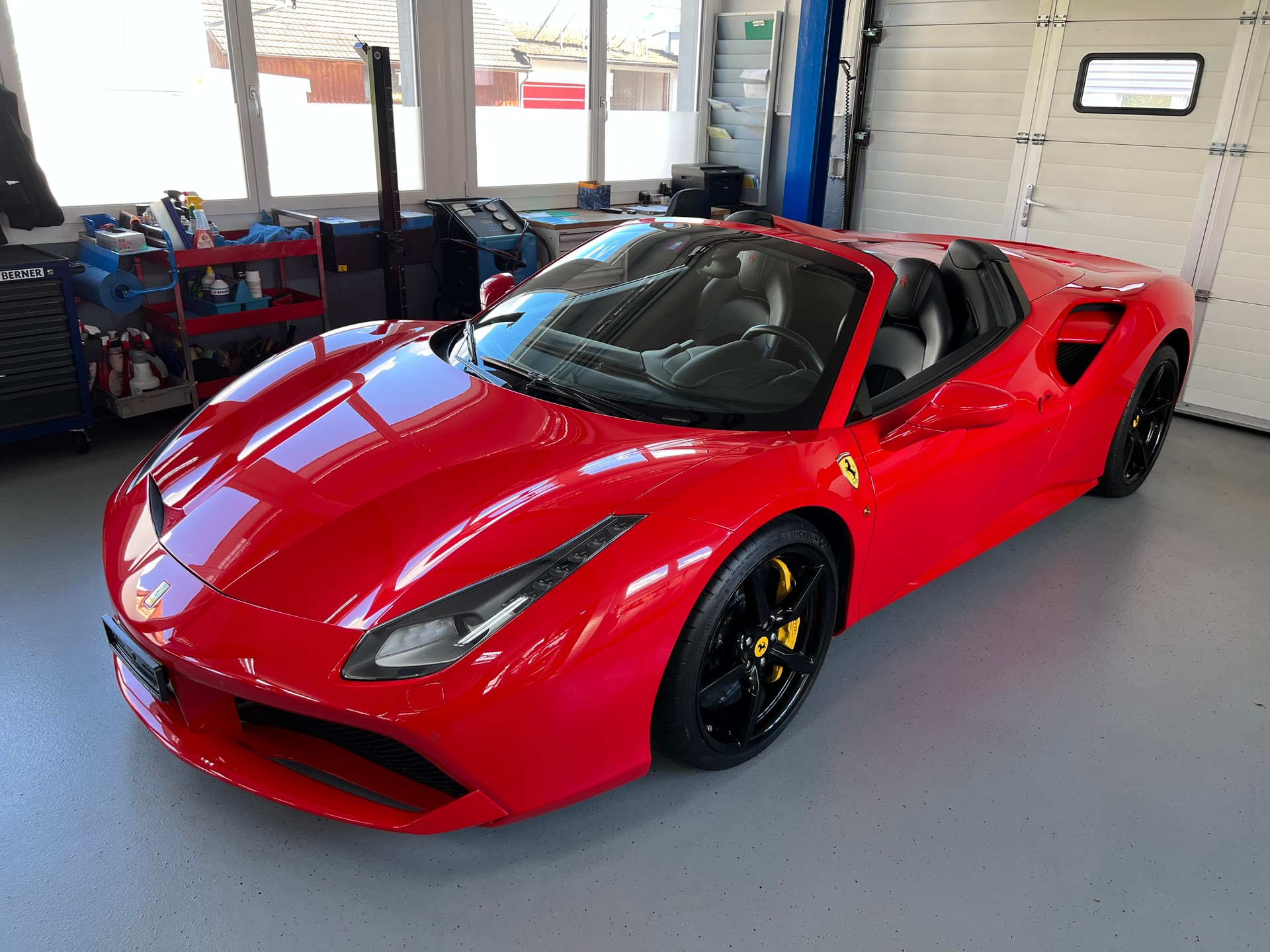 FERRARI 488 Spider 3.9 V8-image-1
