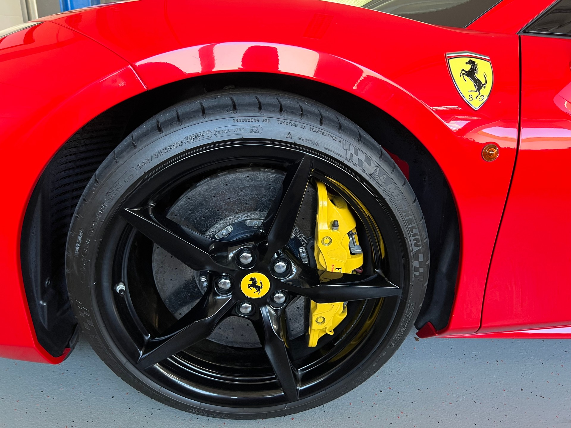 FERRARI 488 Spider 3.9 V8-image-4