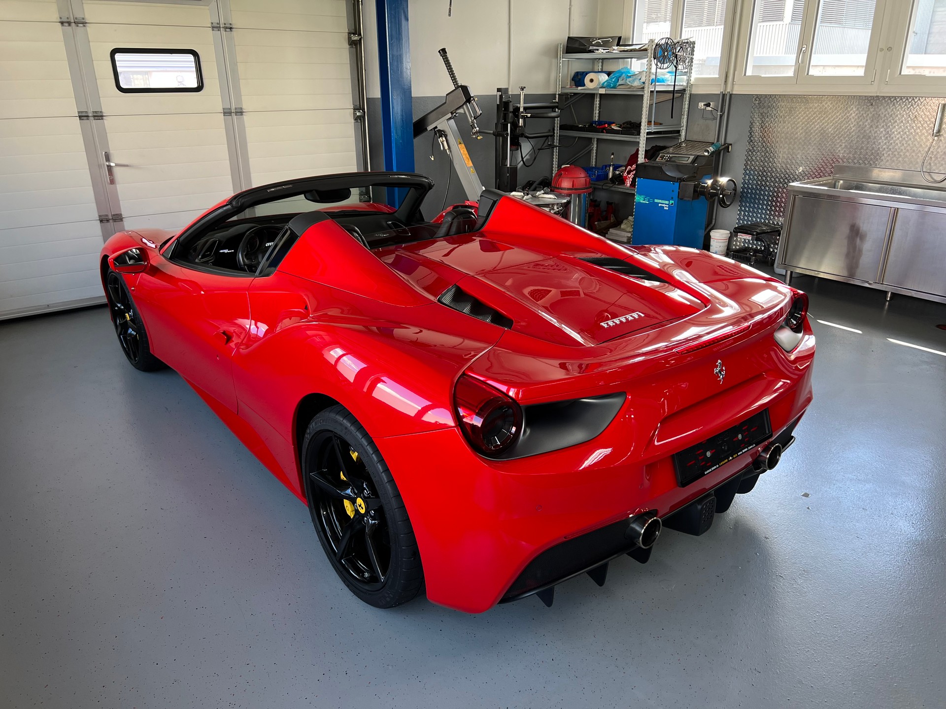 FERRARI 488 Spider 3.9 V8-image-2