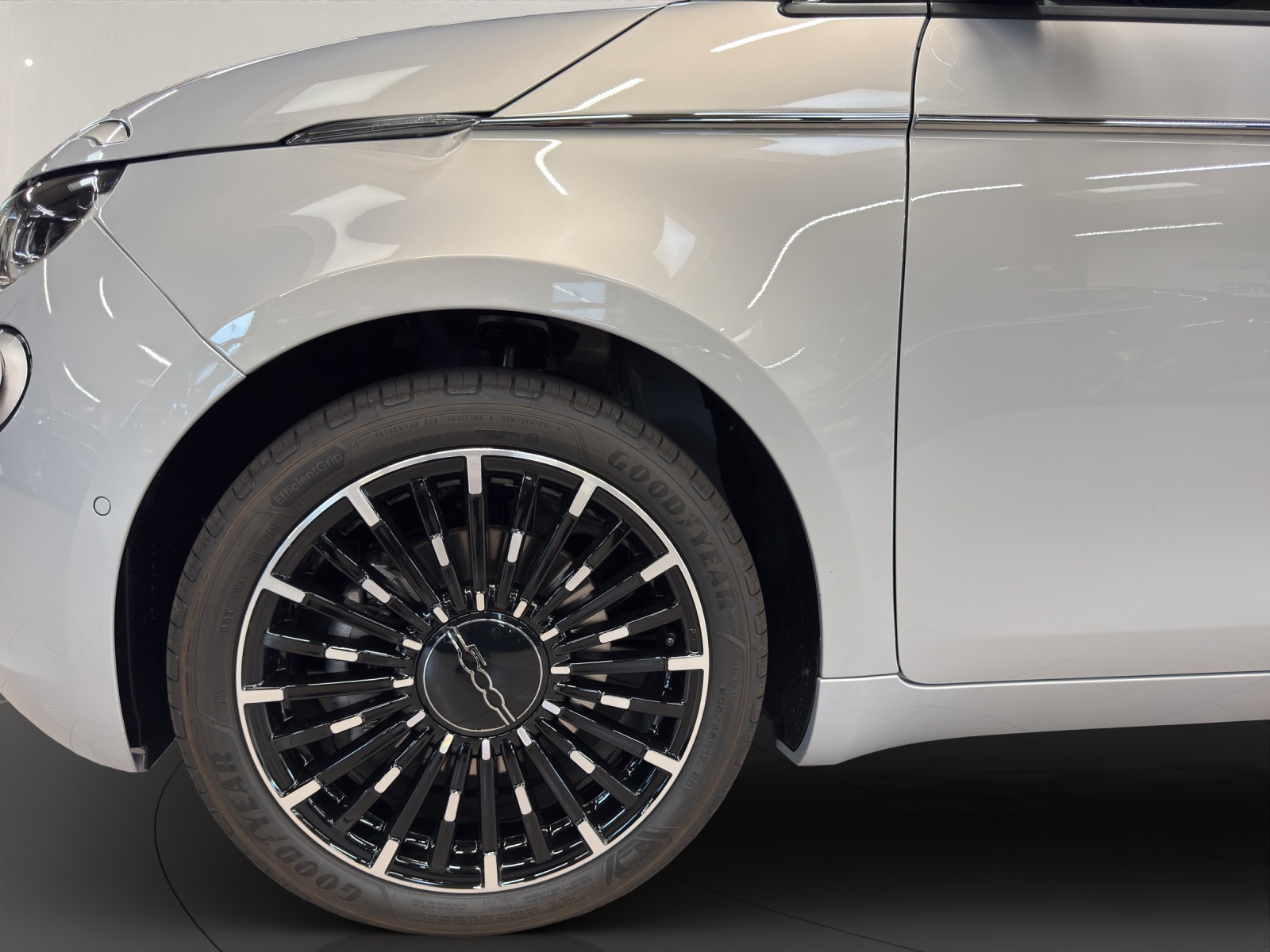 FIAT 500 Cabrio La Prima-image-7