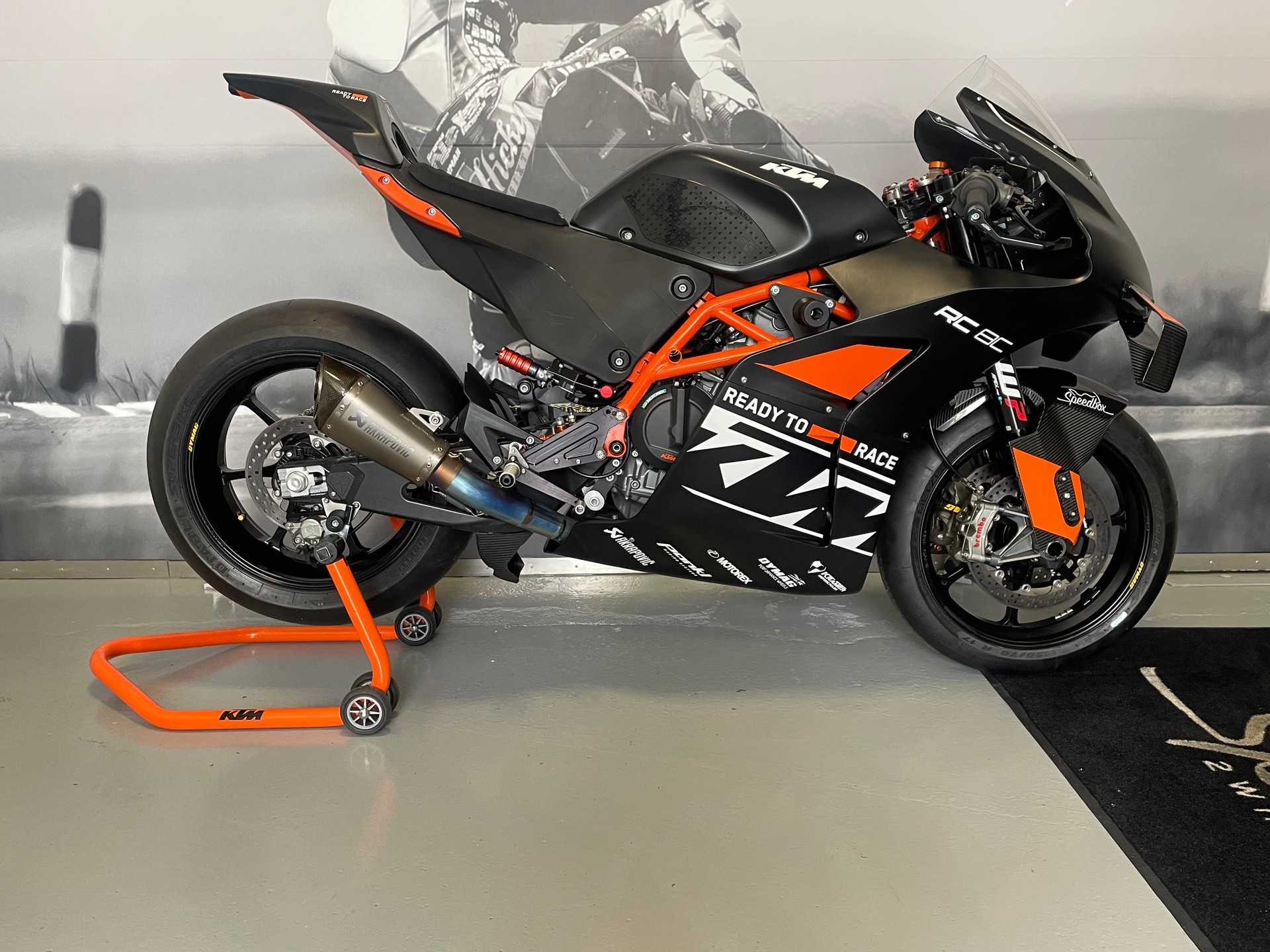 KTM RC8C-image-1