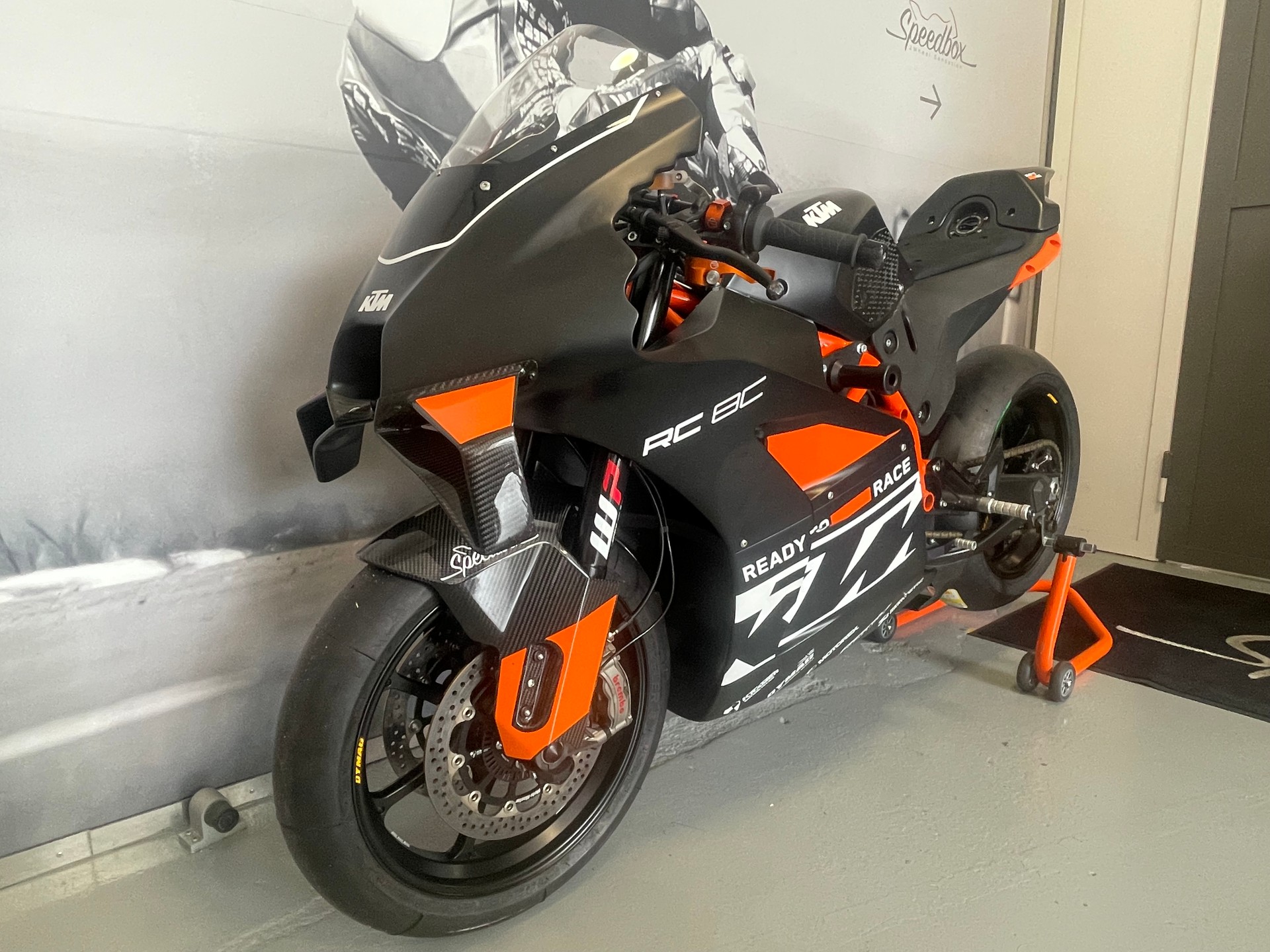 KTM RC8C-image-4