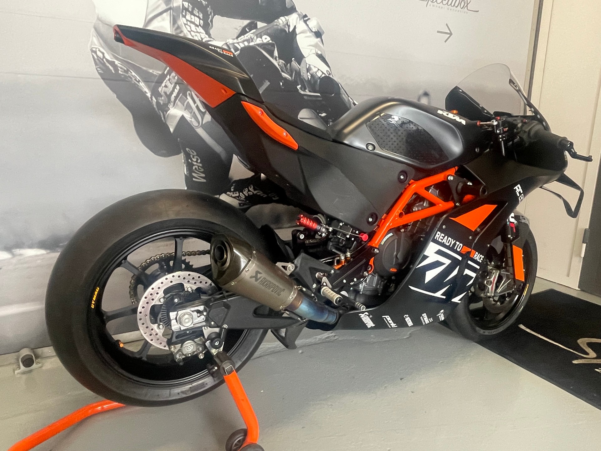 KTM RC8C-image-3