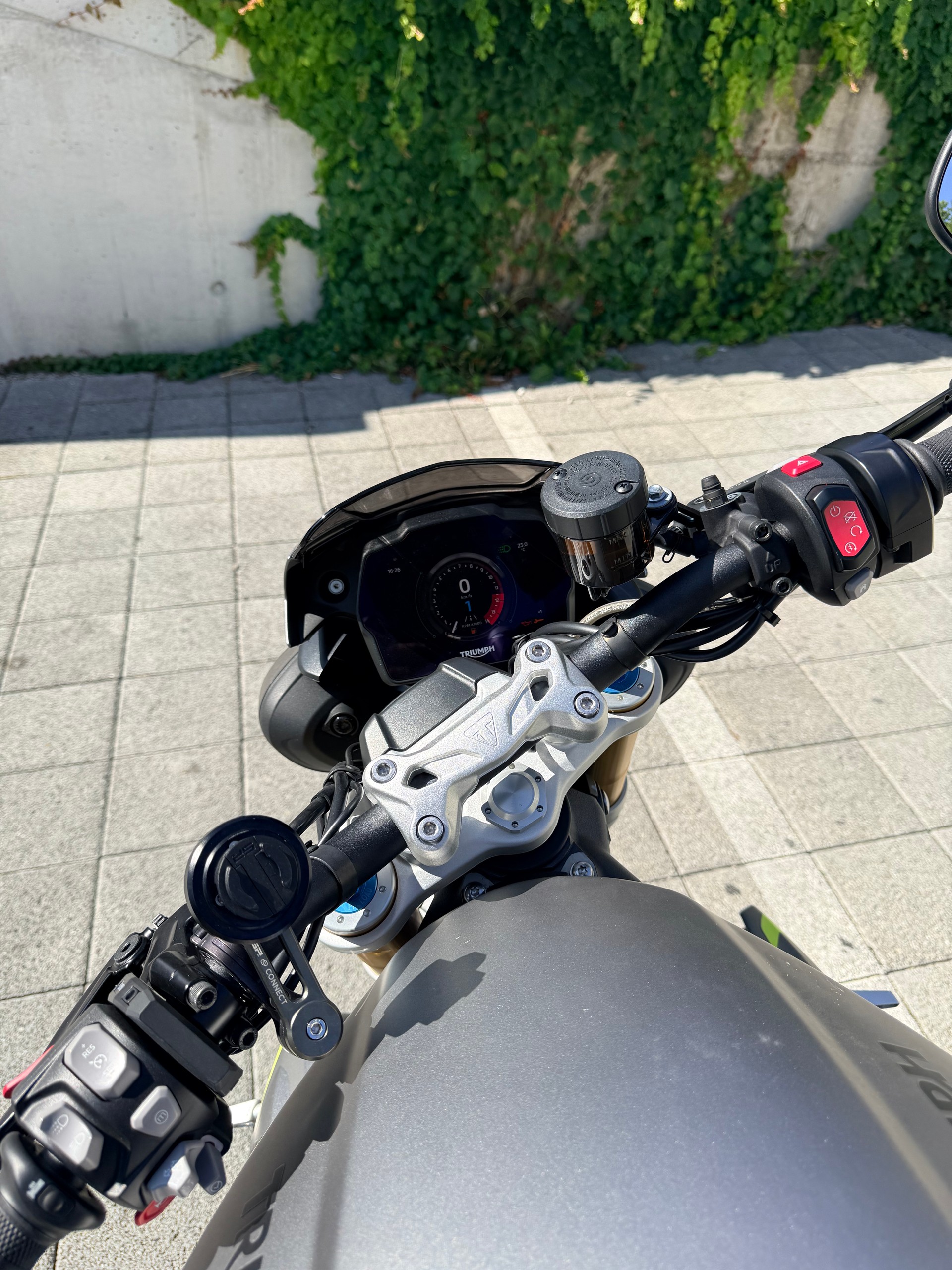 TRIUMPH Speed Triple RS-image-2