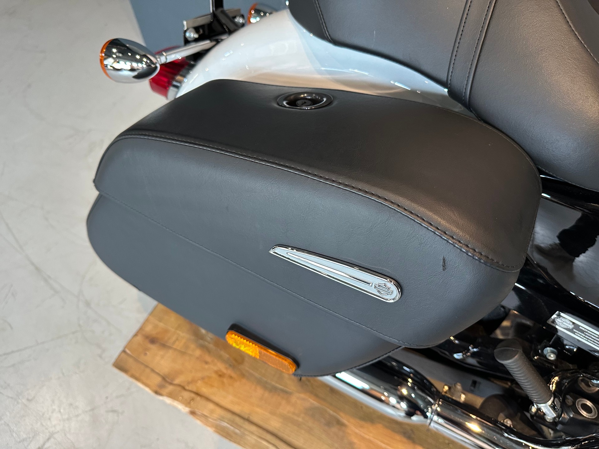 HARLEY-DAVIDSON XL 1200 T Super Low ABS-image-12