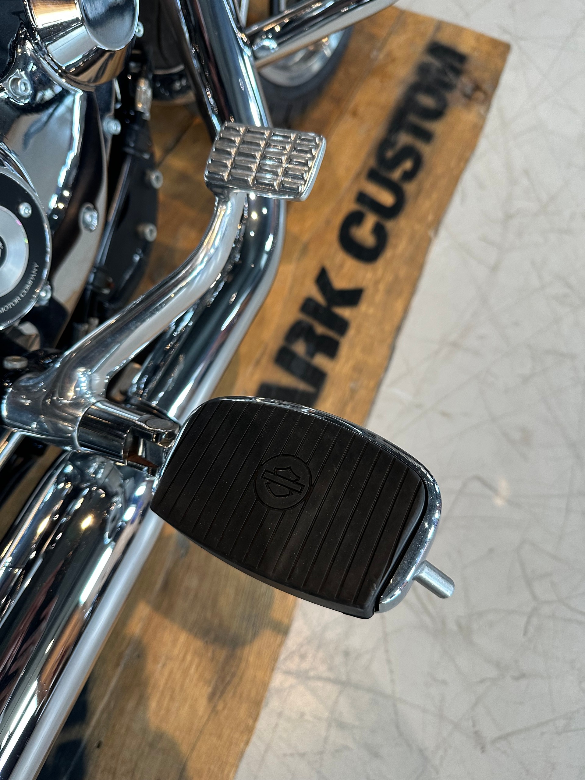 HARLEY-DAVIDSON XL 1200 T Super Low ABS-image-8