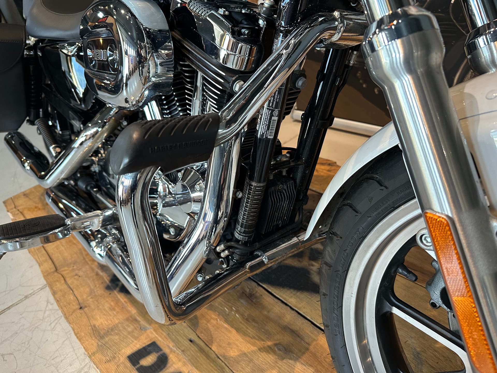 HARLEY-DAVIDSON XL 1200 T Super Low ABS-image-6