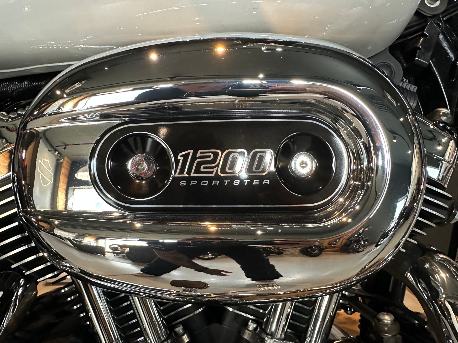 HARLEY-DAVIDSON XL 1200 T Super Low ABS-image-4