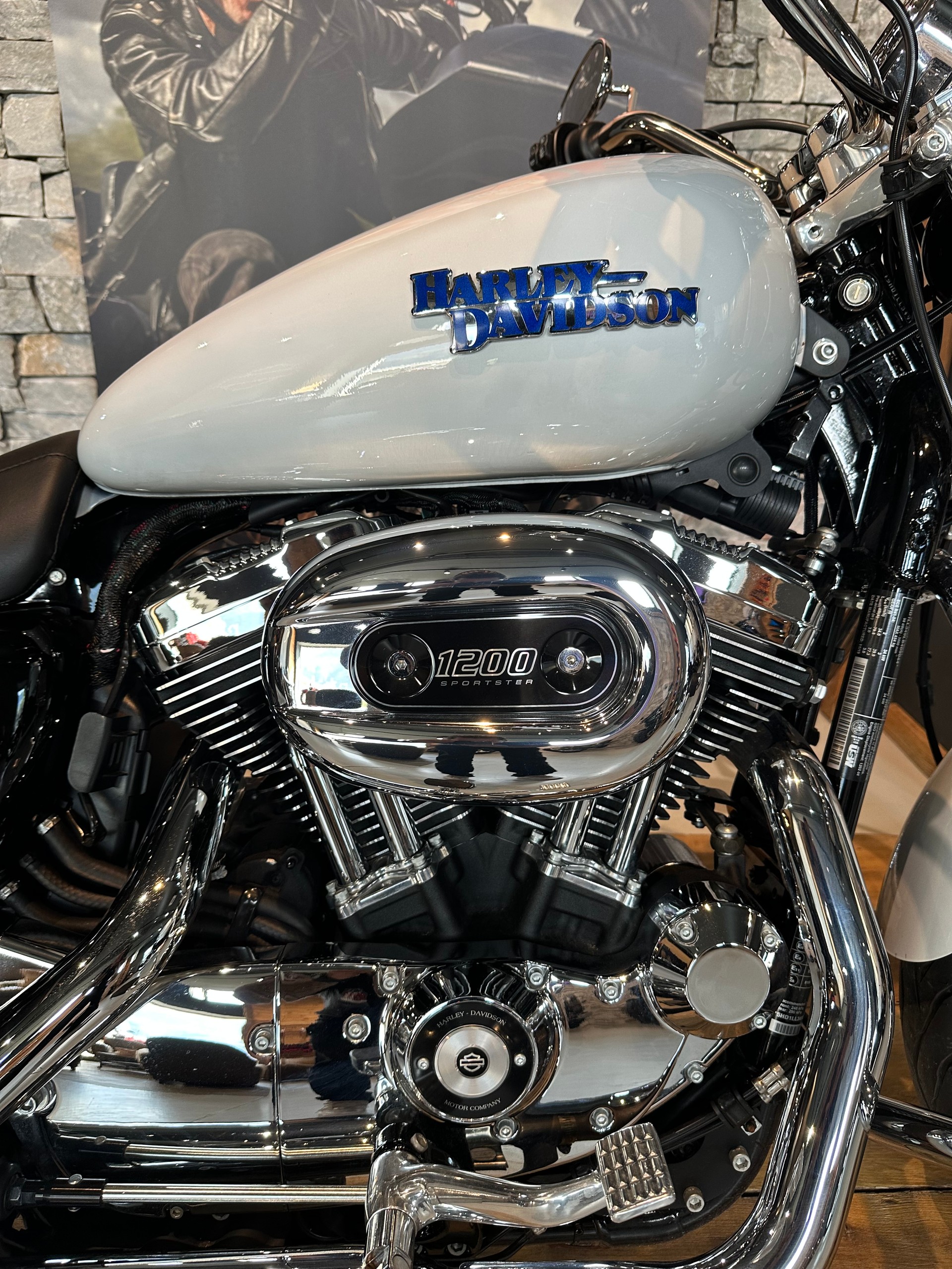 HARLEY-DAVIDSON XL 1200 T Super Low ABS-image-3