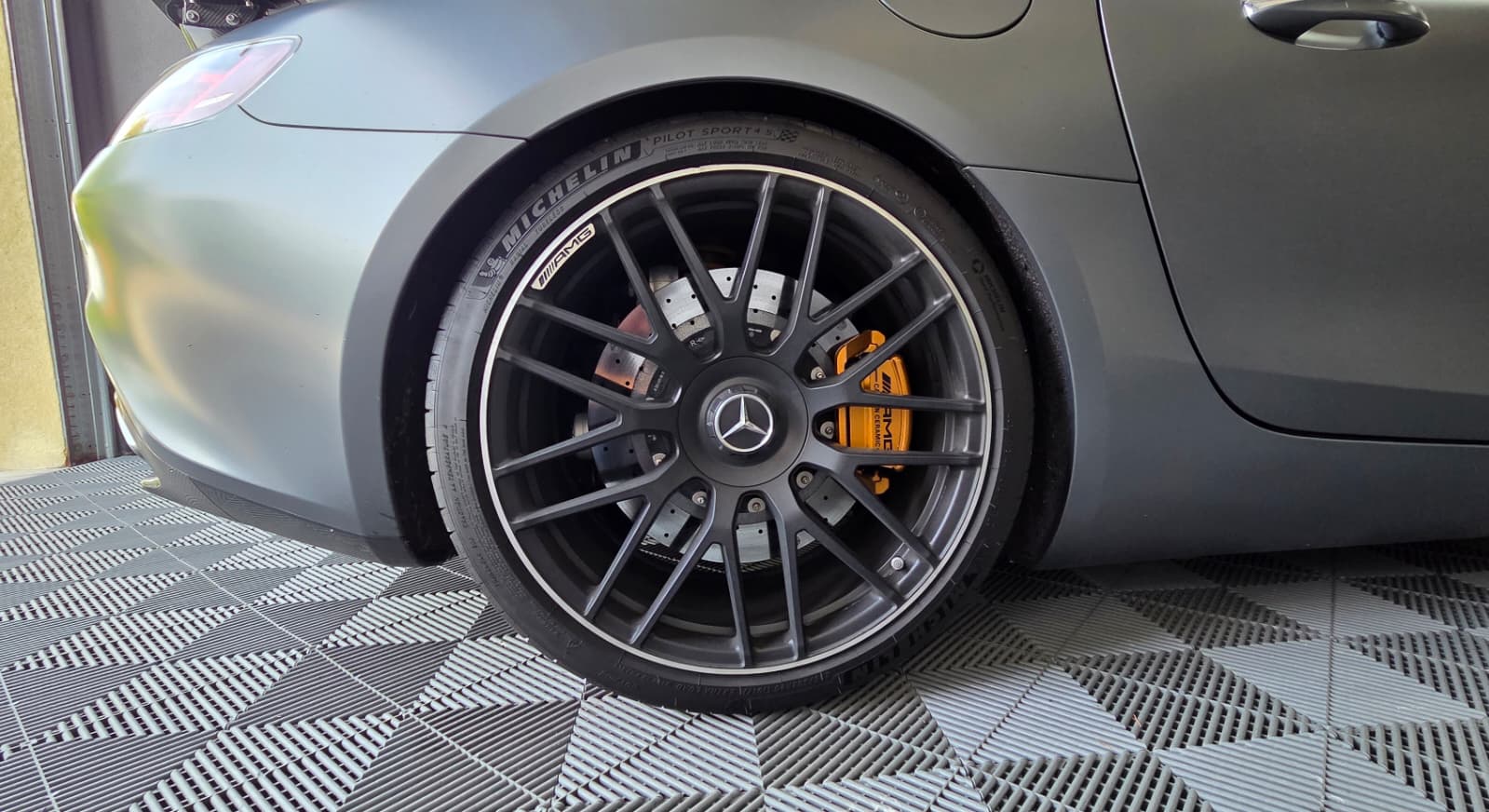 MERCEDES-BENZ AMG GT S Speedshift DCT-image-20