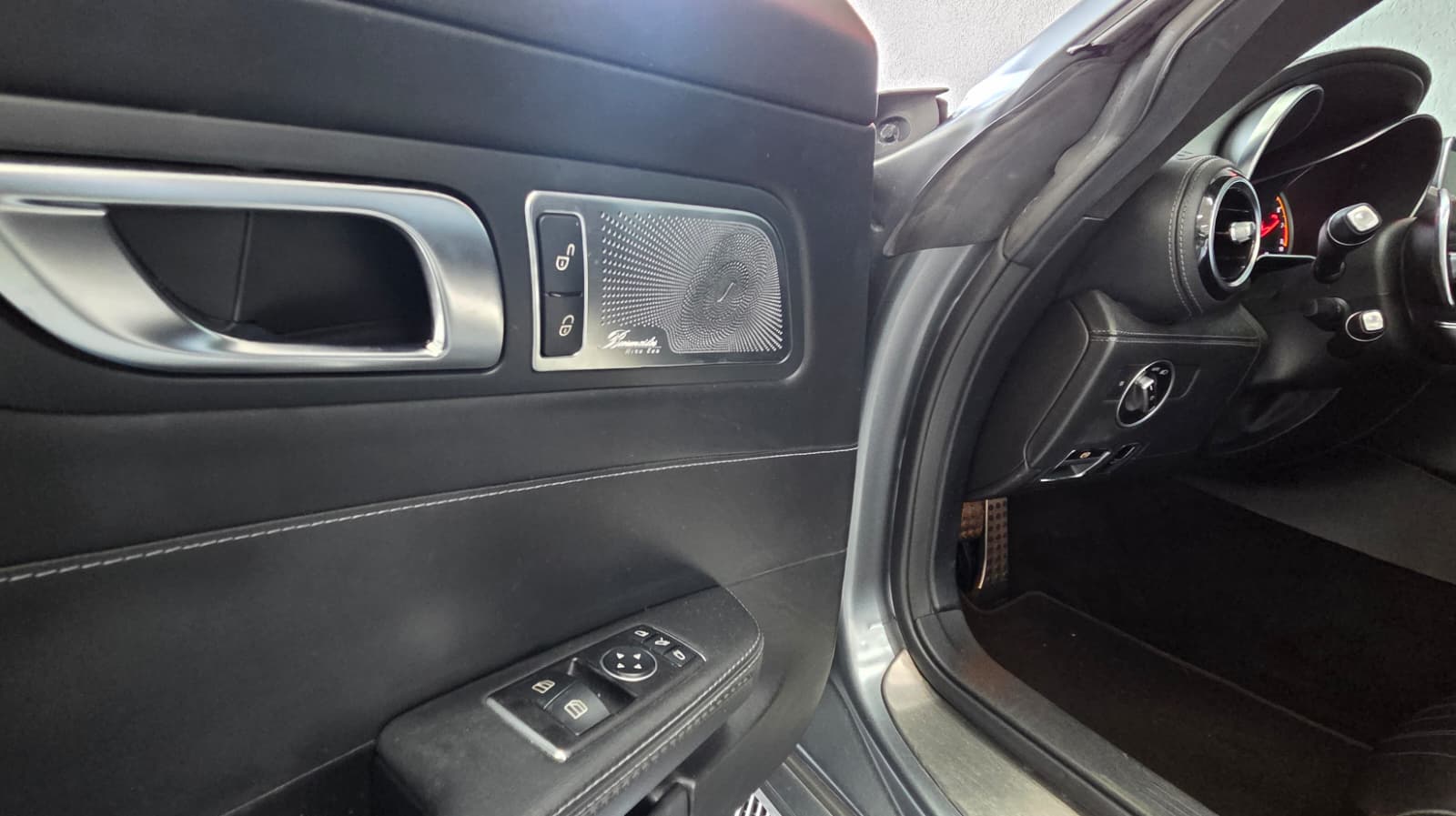 MERCEDES-BENZ AMG GT S Speedshift DCT-image-13