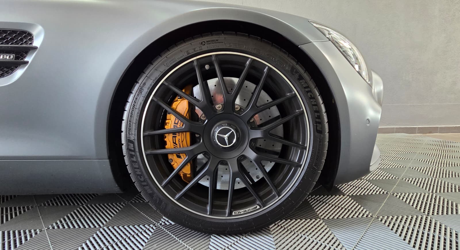 MERCEDES-BENZ AMG GT S Speedshift DCT-image-19