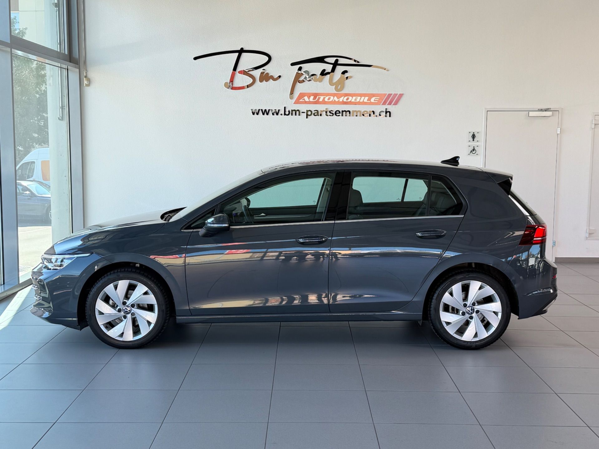 VW Golf 2.0 TDI Style DSG-showroom-element-2