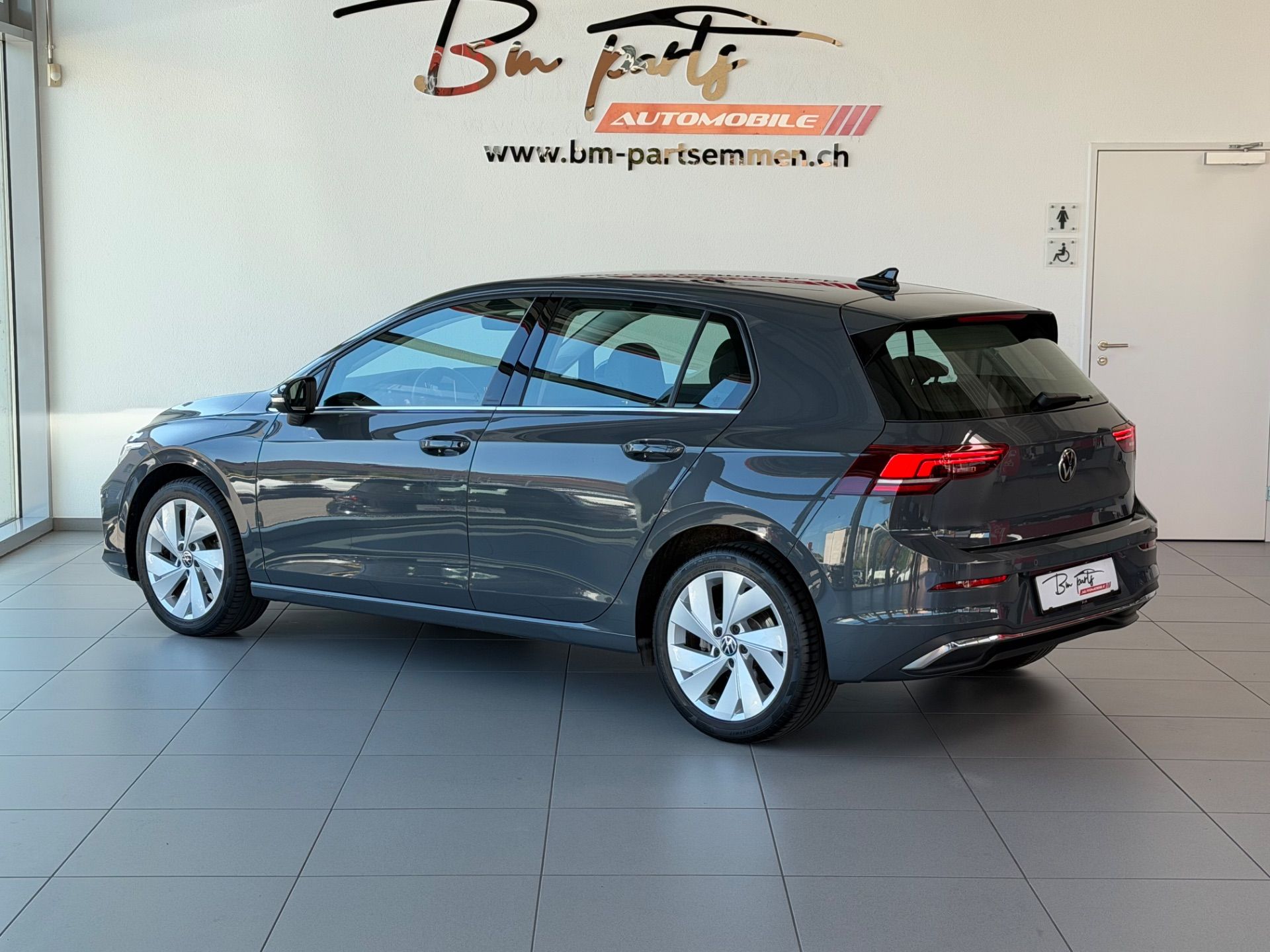 VW Golf 2.0 TDI Style DSG-showroom-element-3