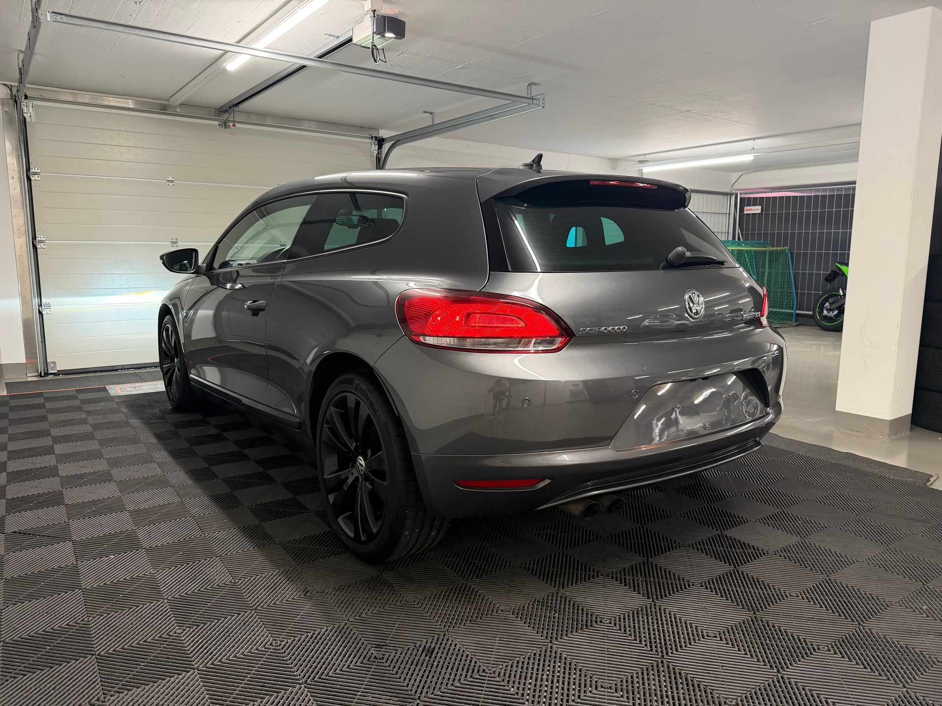 VW Scirocco 1.4 TSI BlueMotion Technology-showroom-element-3