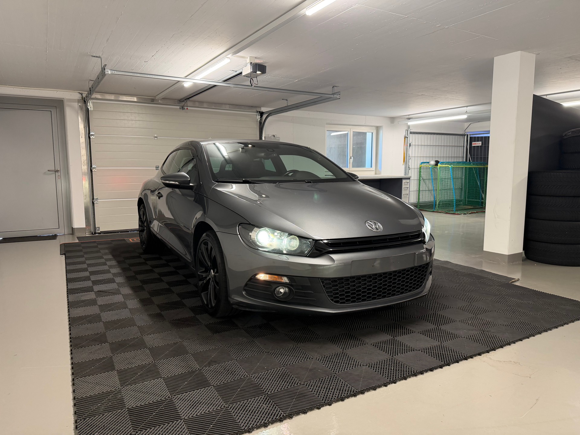 VW Scirocco 1.4 TSI BlueMotion Technology-showroom-element-2