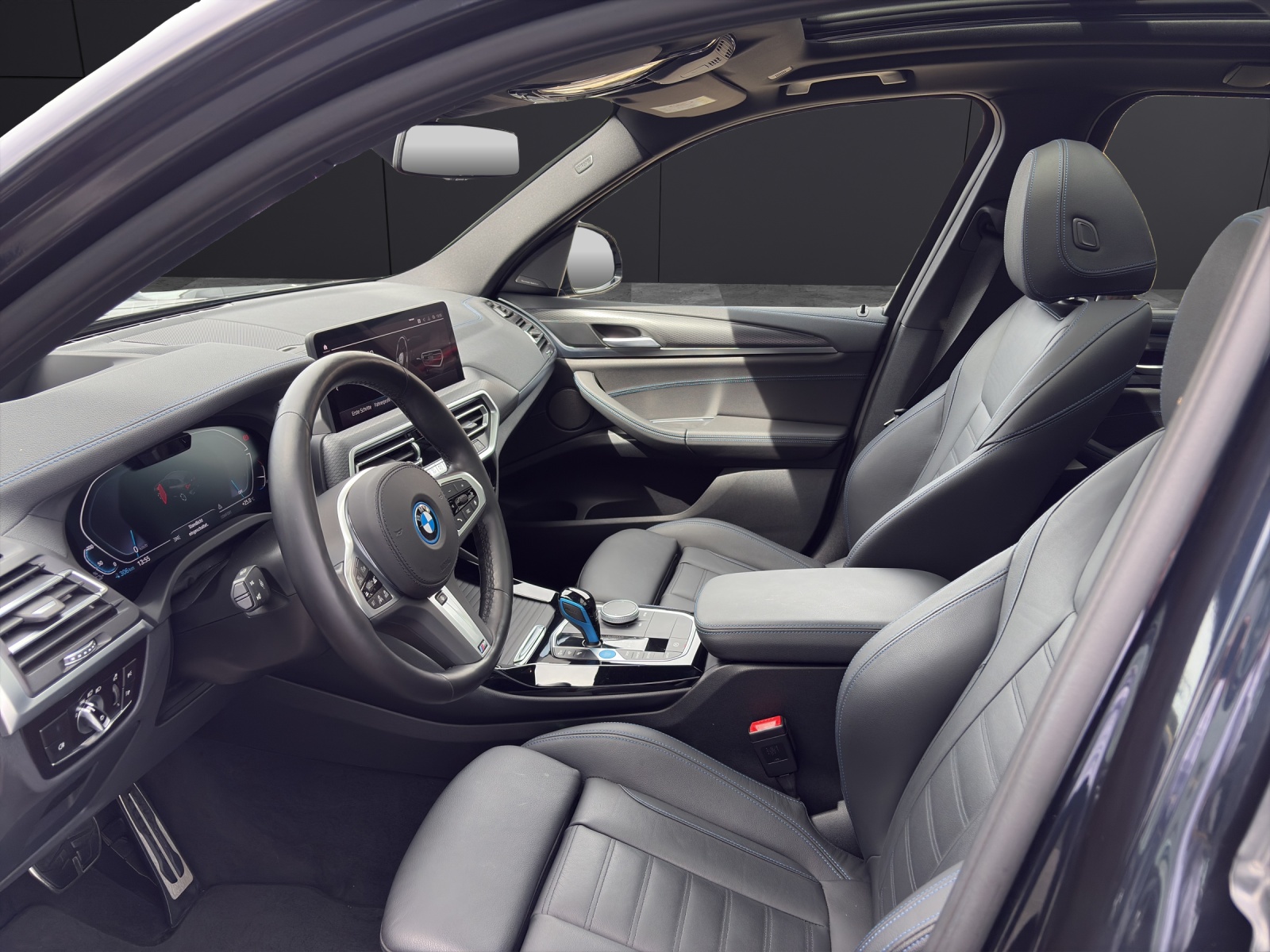 BMW E-Motor-showroom-element-1