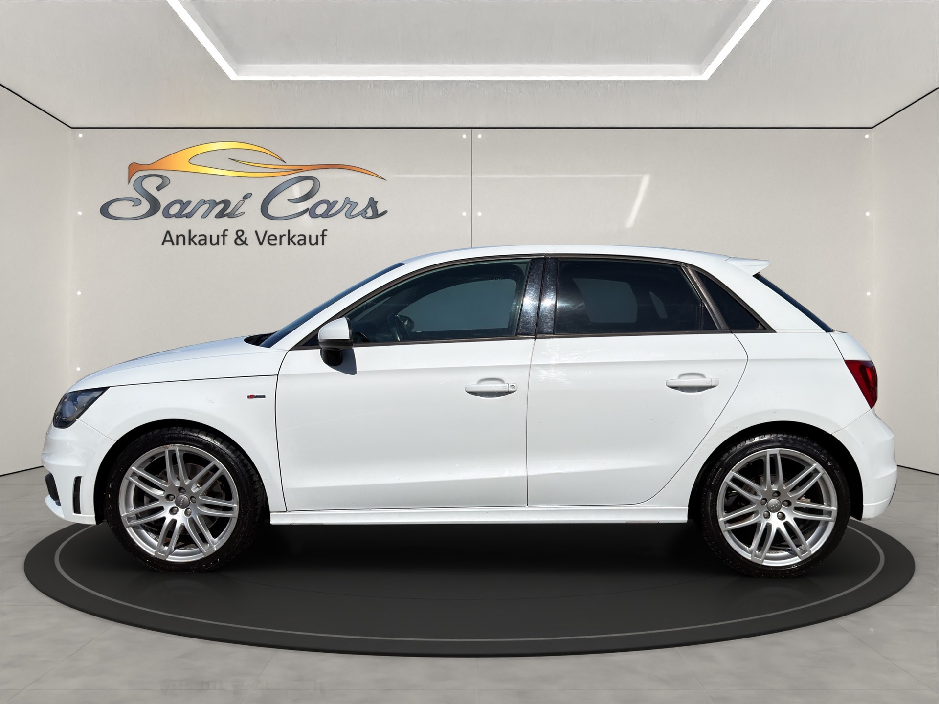 AUDI A1 Sportback Sport 1.4 TFSI Ambition S-tronic-showroom-element-2