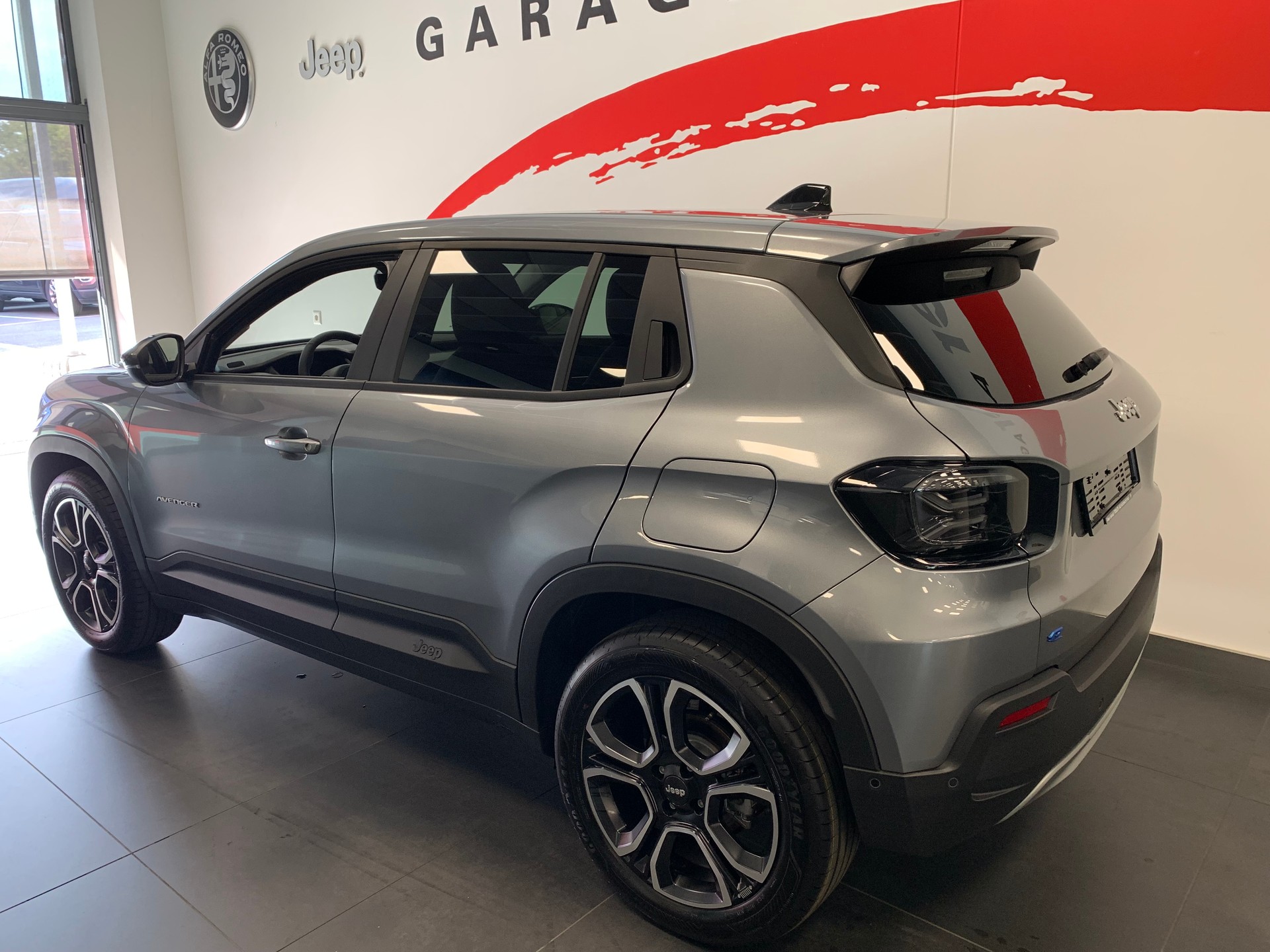 JEEP Avenger 54kWh Summit-image-10