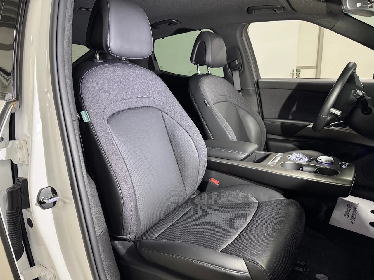 GENESIS GV60 77.4 kWh Sport Allrad / 318PS / Anhängerkupplung-image-4