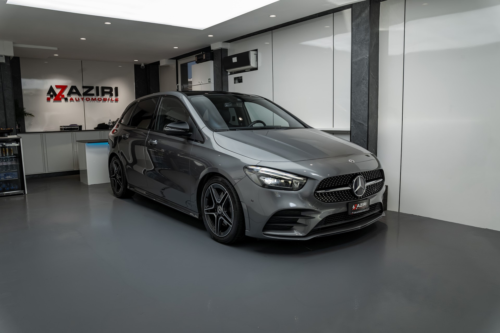 MERCEDES-BENZ B 220 4Matic AMG Line 7G-DCT-showroom-element-2