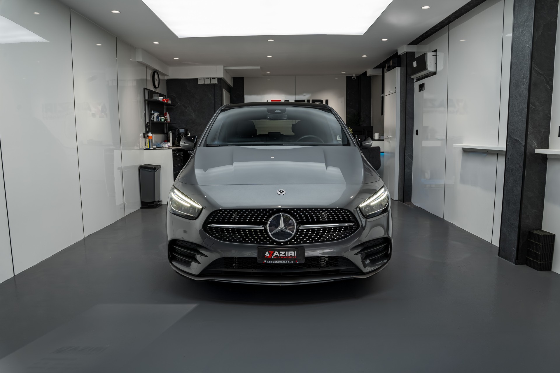 MERCEDES-BENZ B 220 4Matic AMG Line 7G-DCT-showroom-element-1