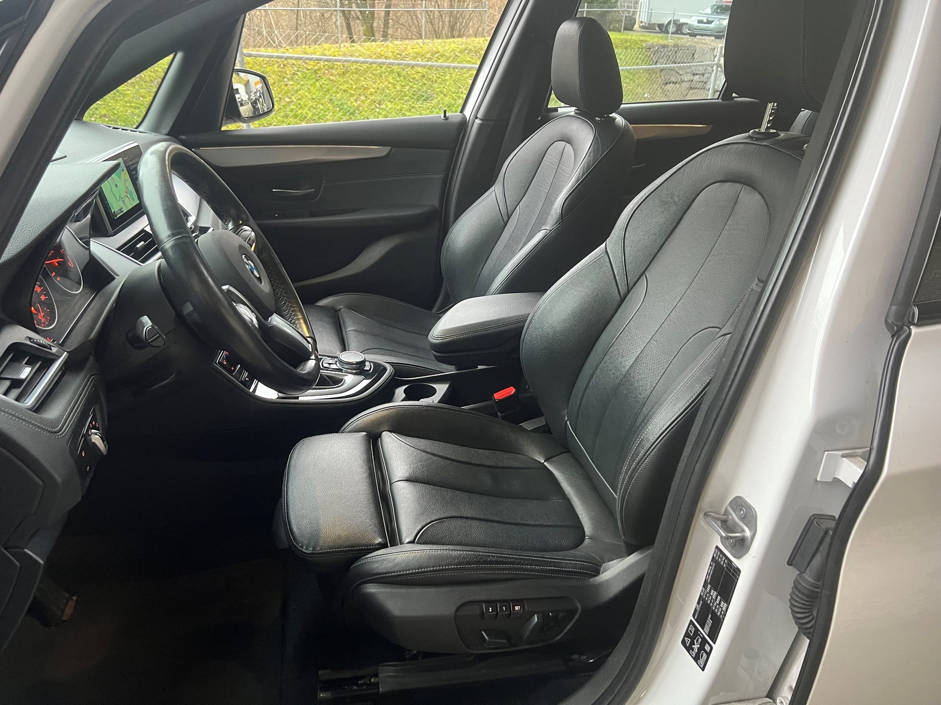 BMW 220d xDrive Gran Tourer M-Sport 7 Plätzer Steptronic-image-8