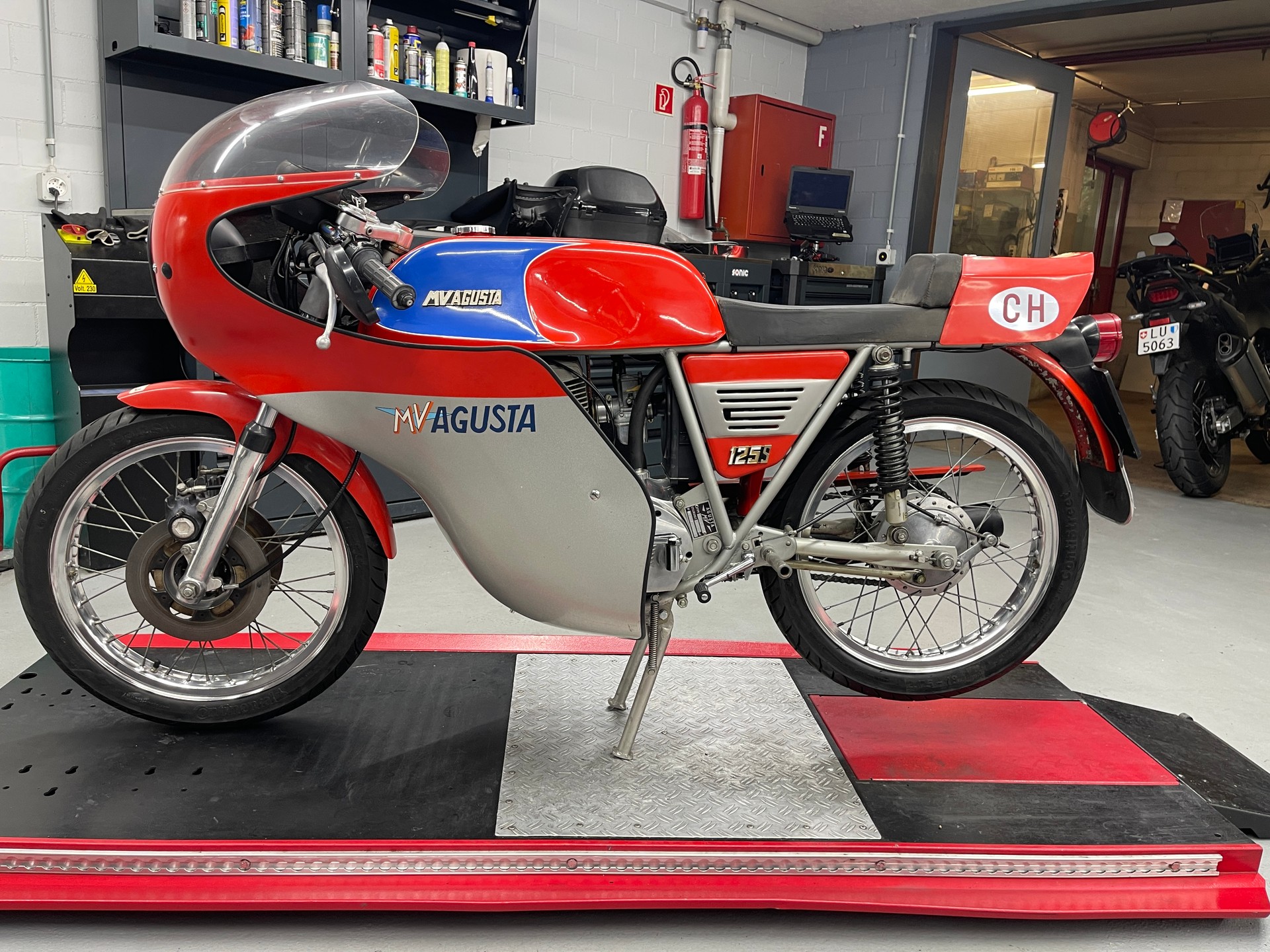 MV AGUSTA 218-image-0