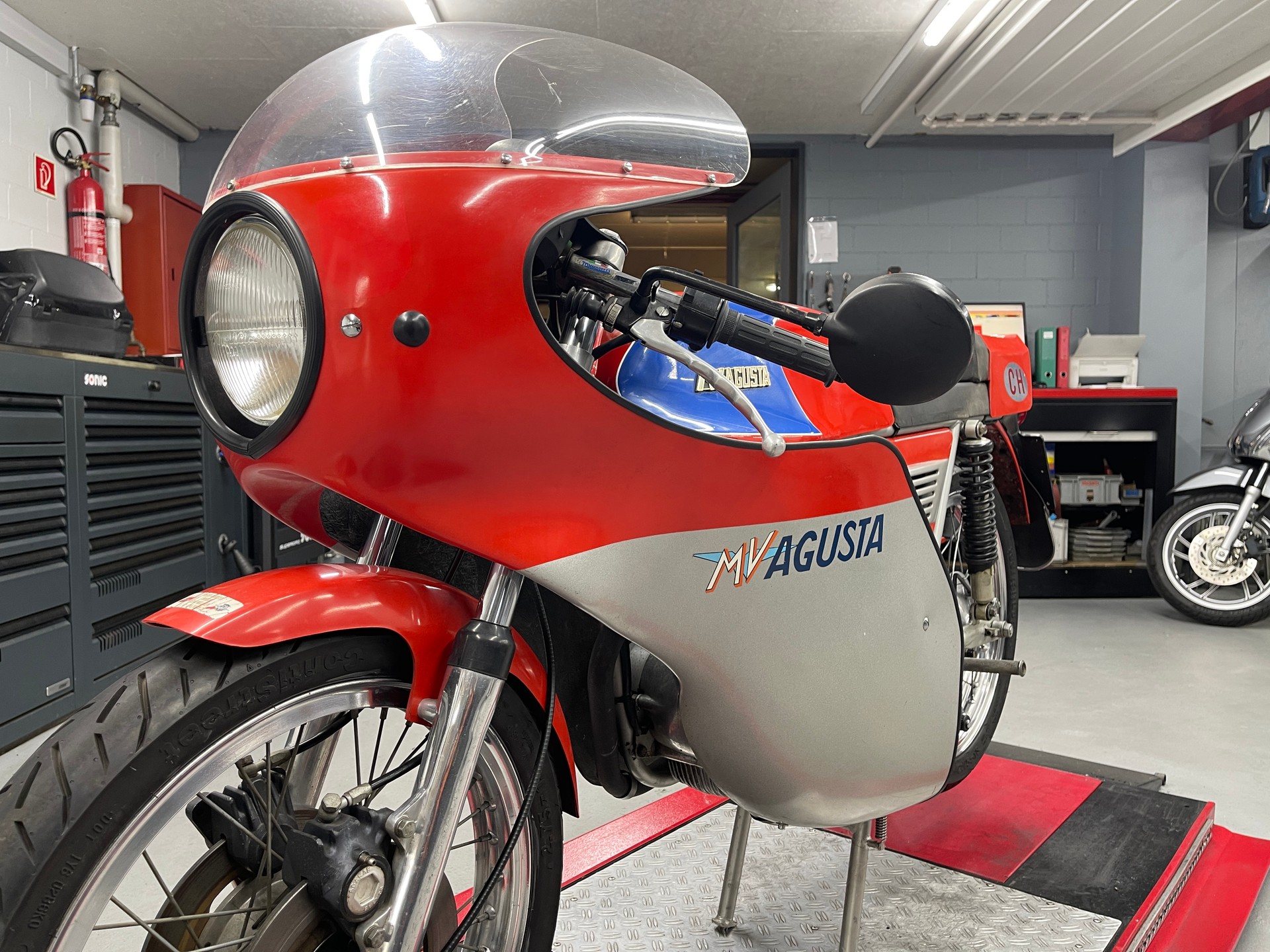 MV AGUSTA 218-image-2