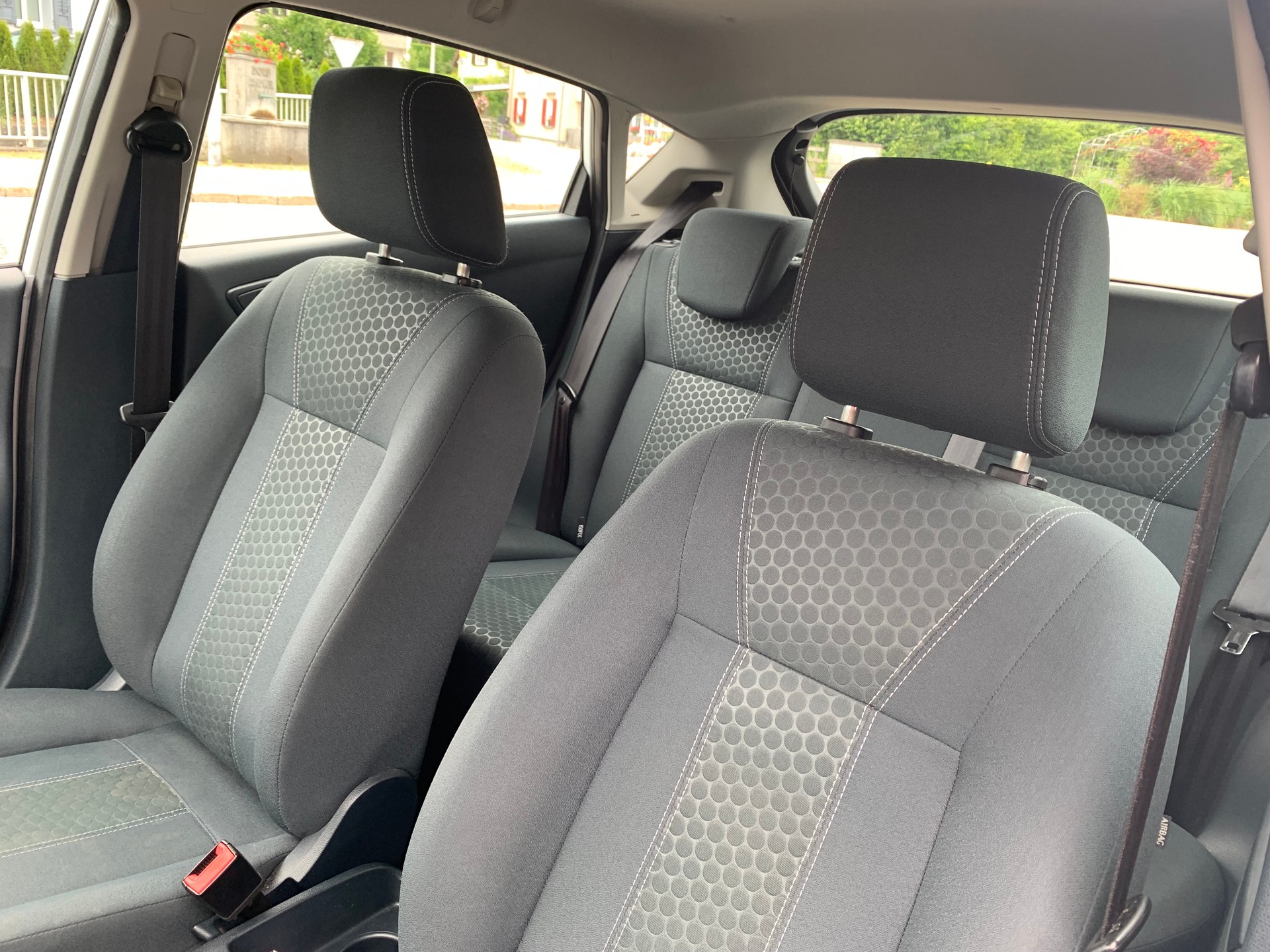 FORD Fiesta 1.6 i-image-8