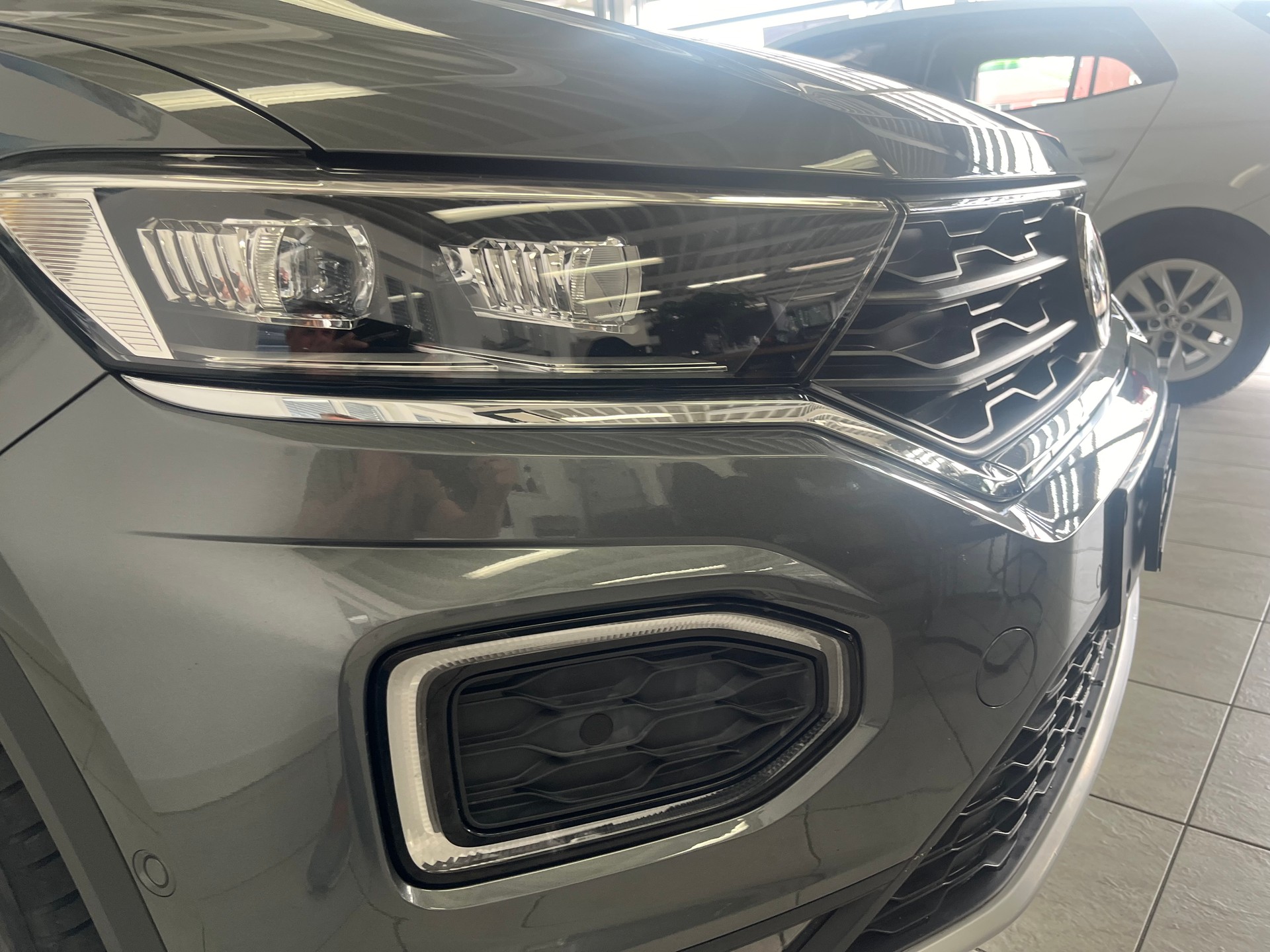 VW T-Roc 2.0 TSI Advance 4M, 8-fach bereift-image-25