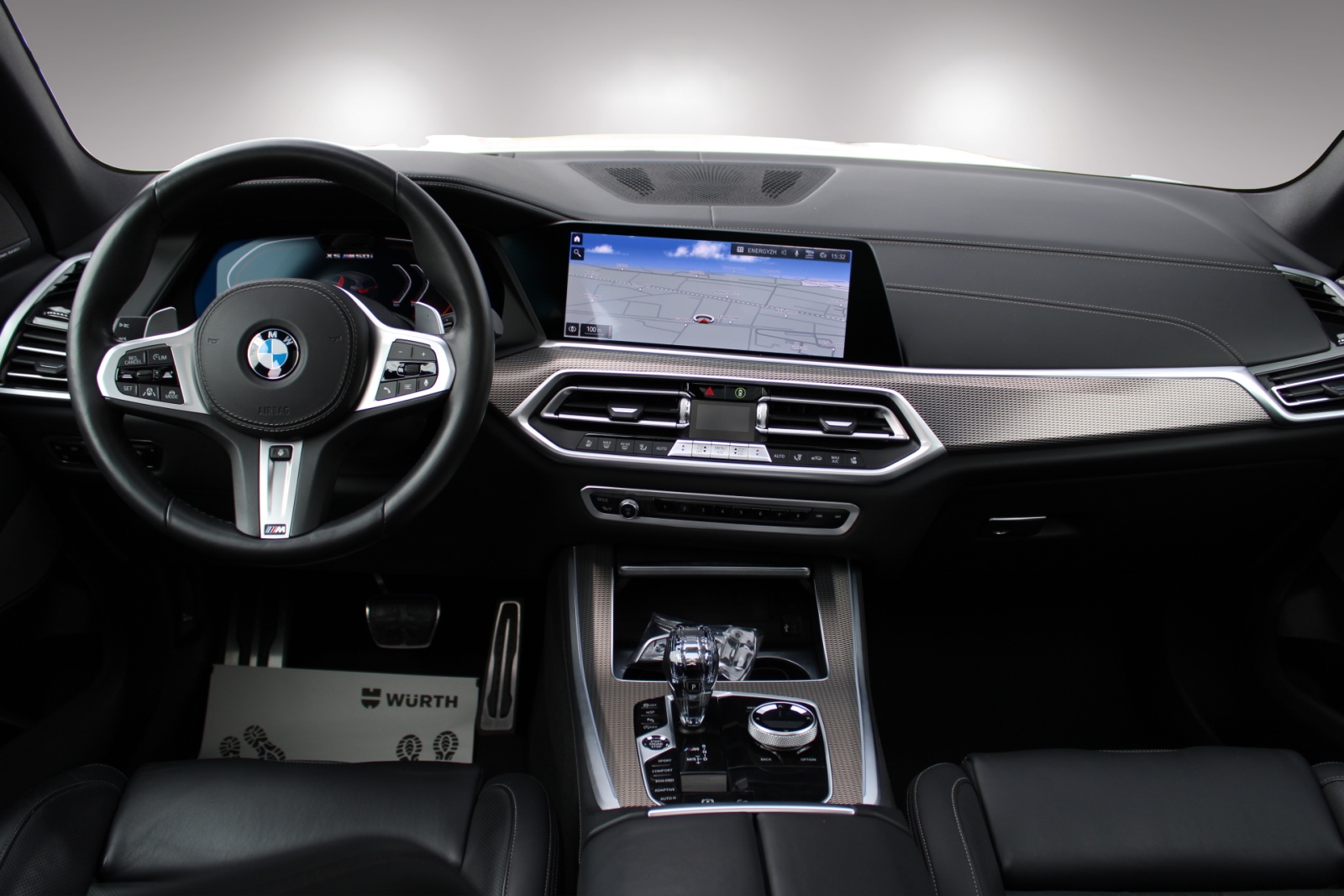 BMW X5 xDrive M50i Steptronic-image-15