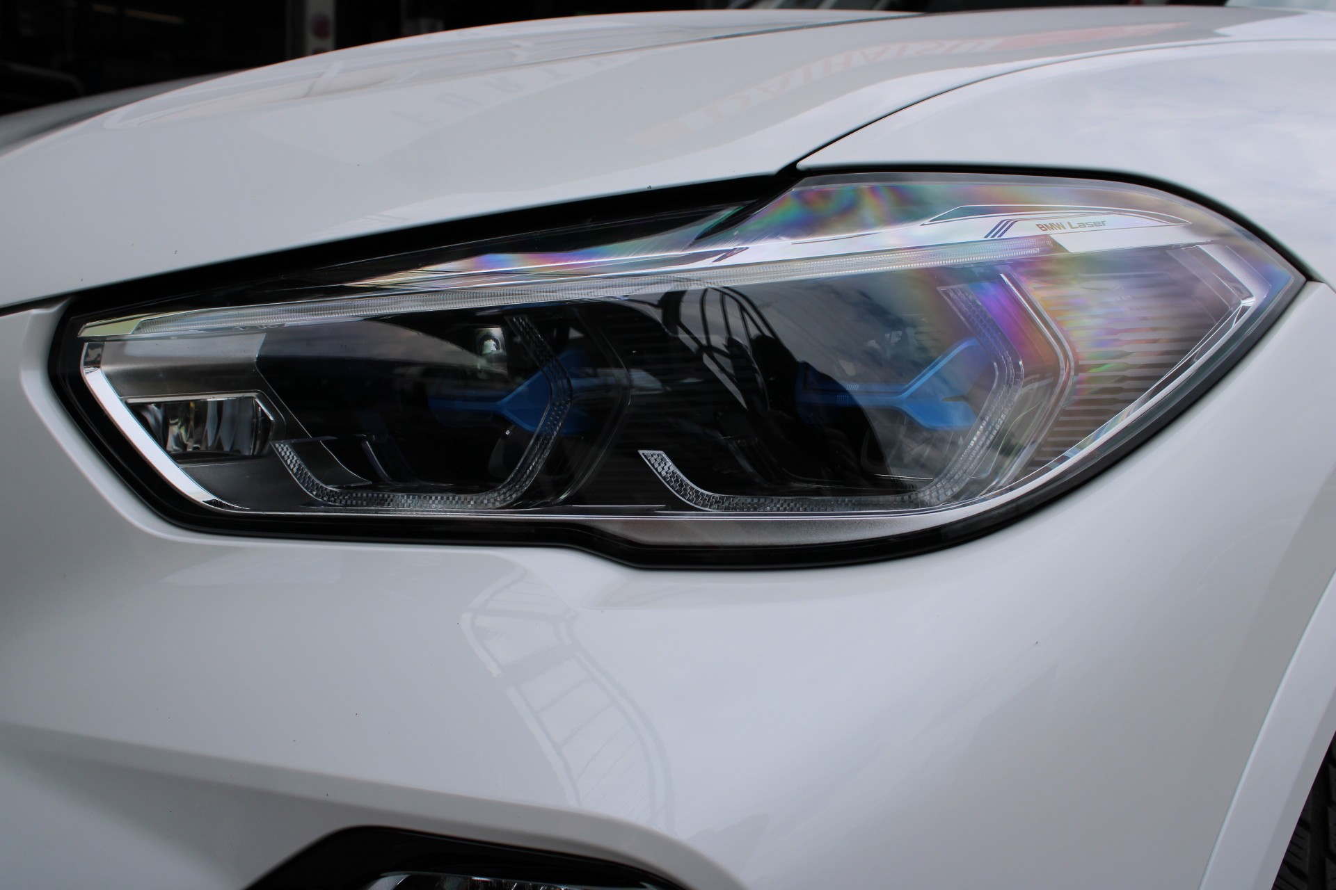 BMW X5 xDrive M50i Steptronic-image-11