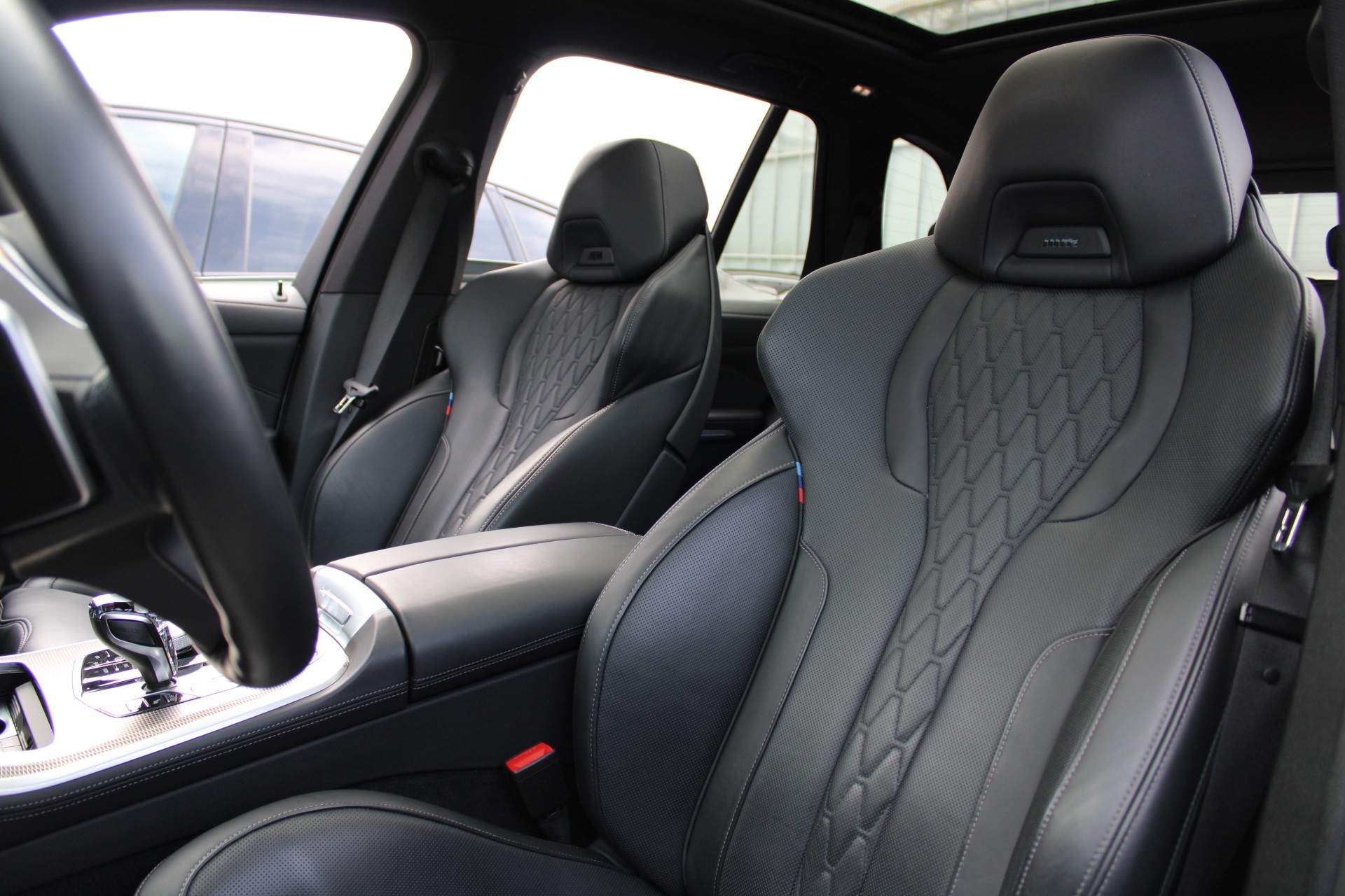 BMW X5 xDrive M50i Steptronic-showroom-element-2