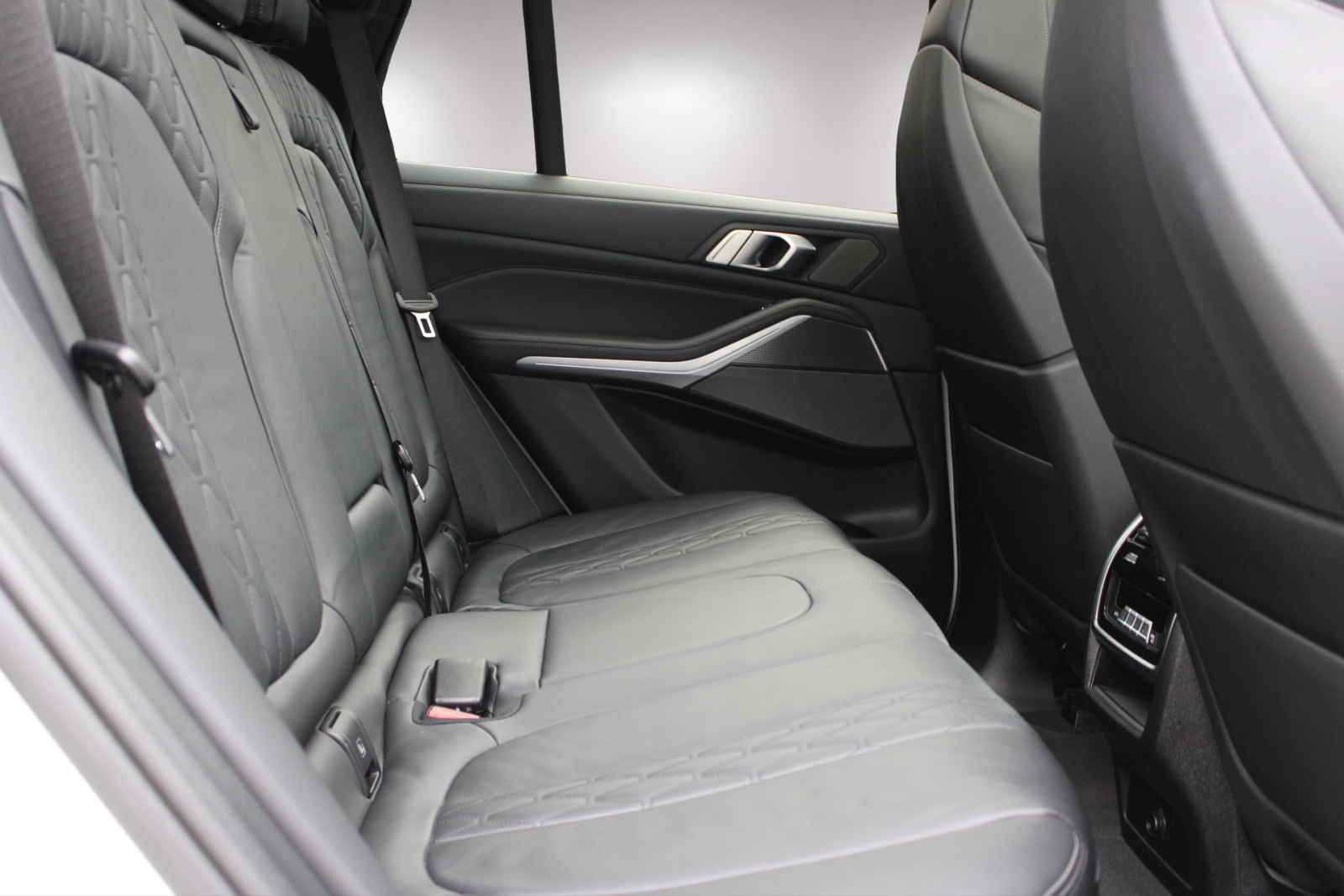 BMW X5 xDrive M50i Steptronic-image-22