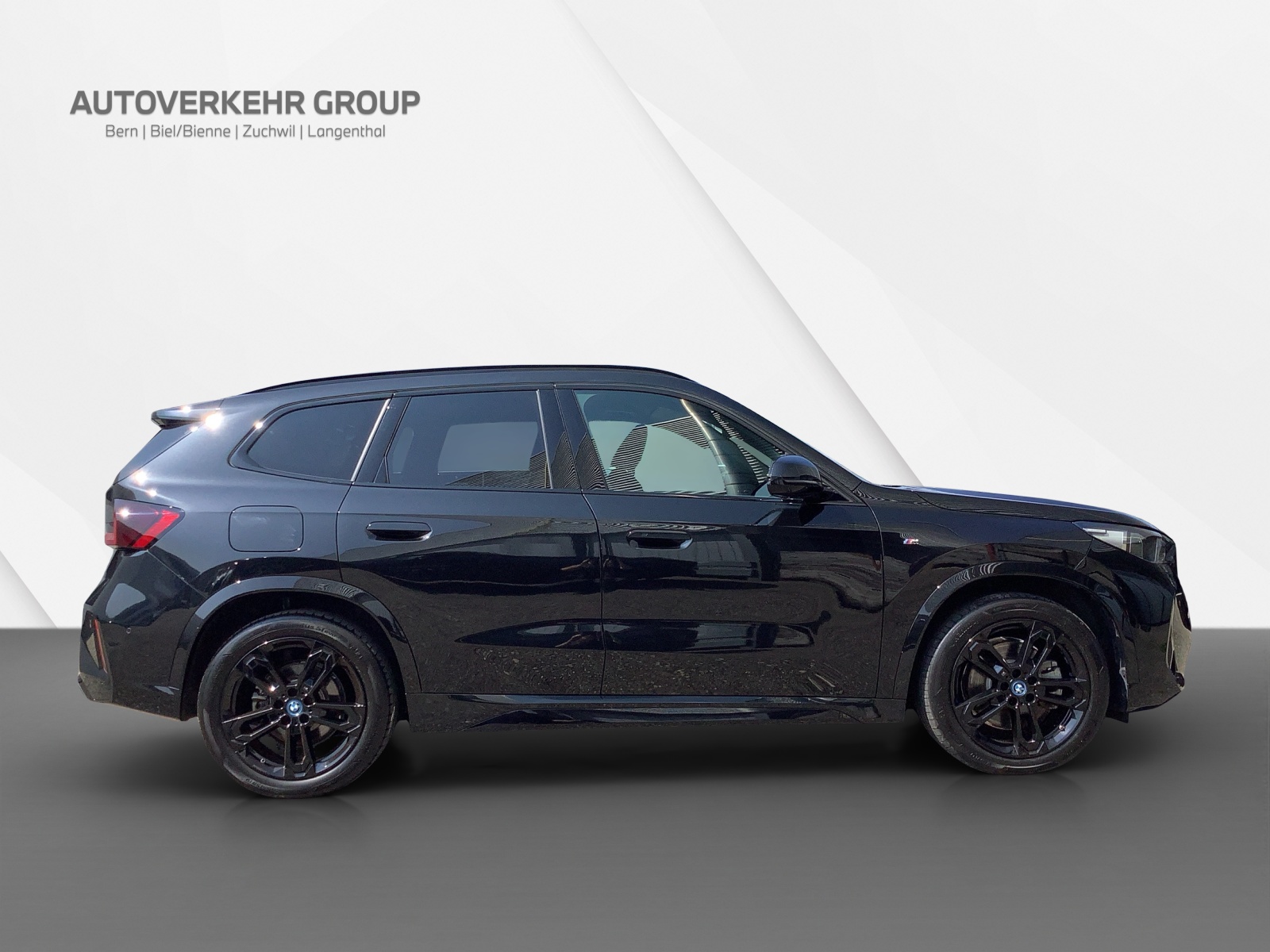 BMW iX1 xDrive 30 M Sport-image-6