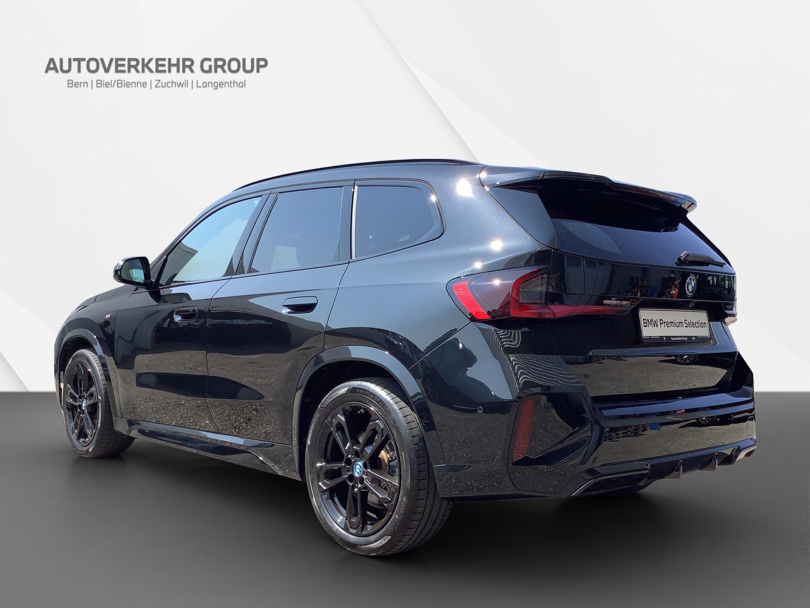 BMW iX1 xDrive 30 M Sport-showroom-element-3