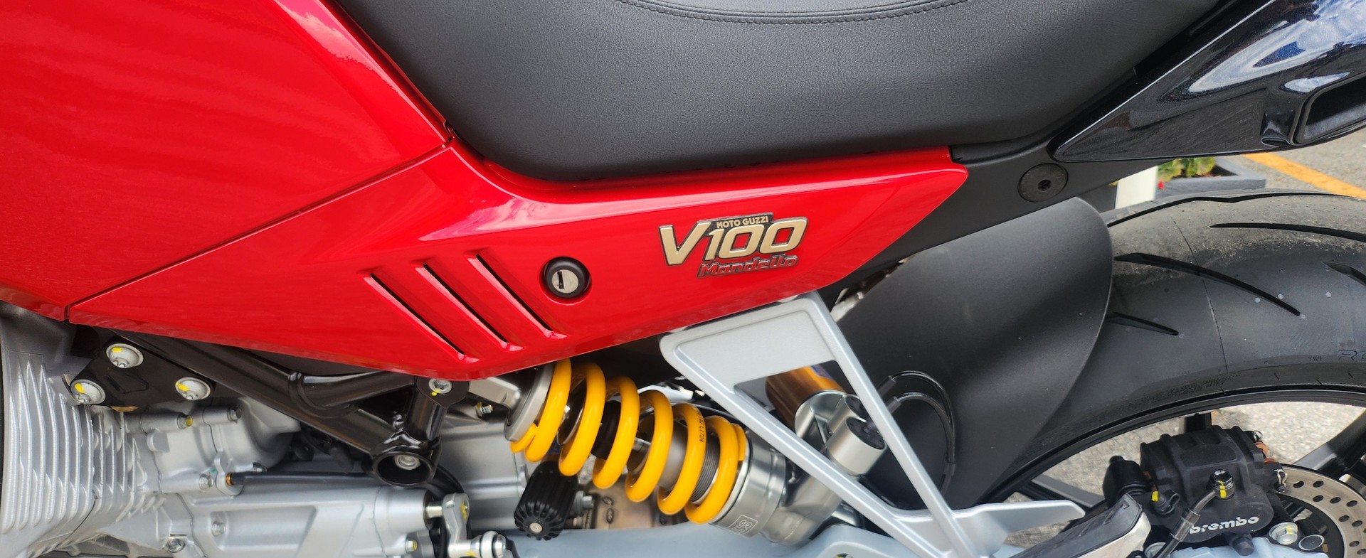 MOTO GUZZI V100 Mandello Wind Tunnel E5+-image-5