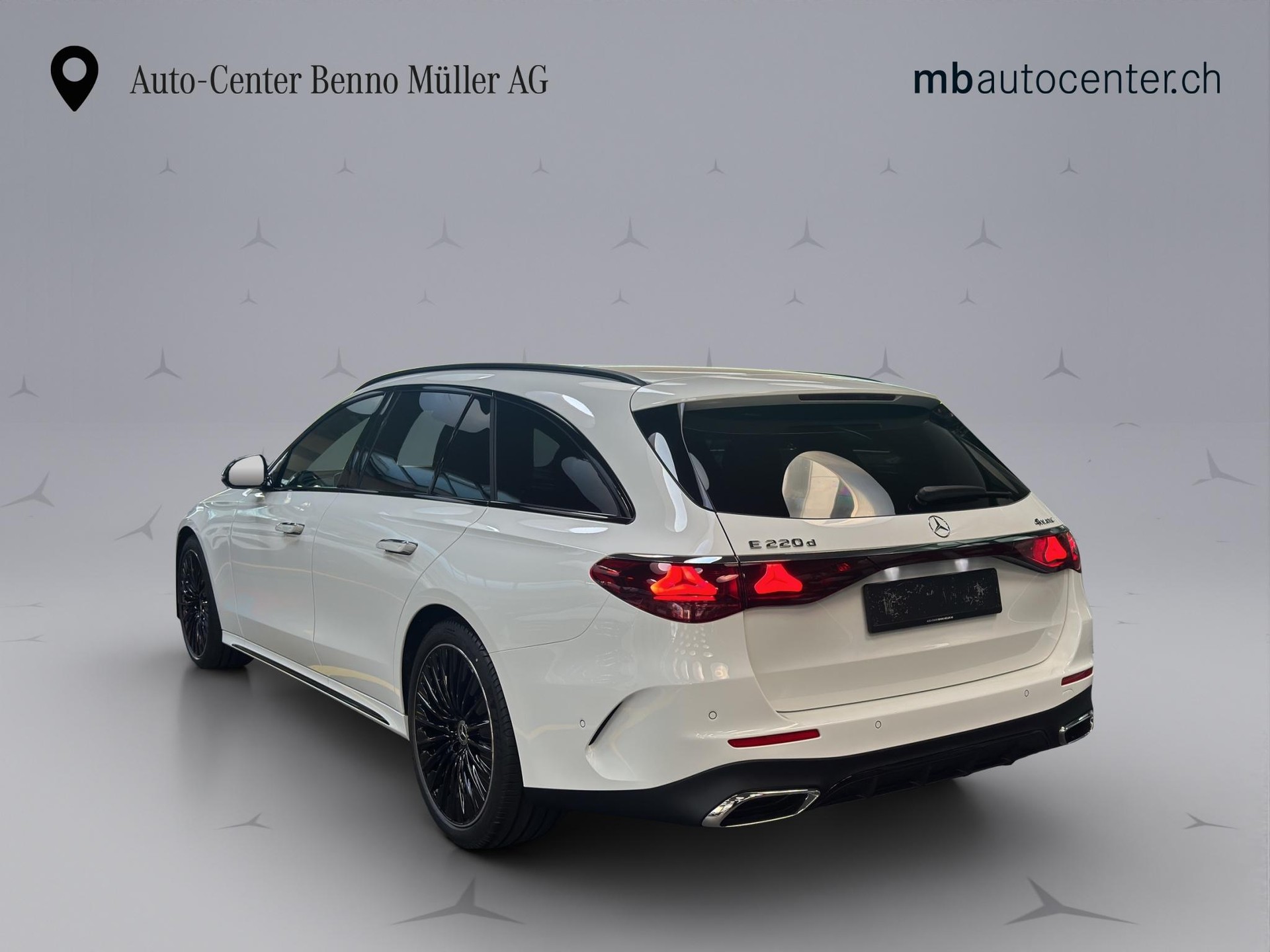 MERCEDES-BENZ E 220 d AMG Line 4matic Kombi-showroom-element-2