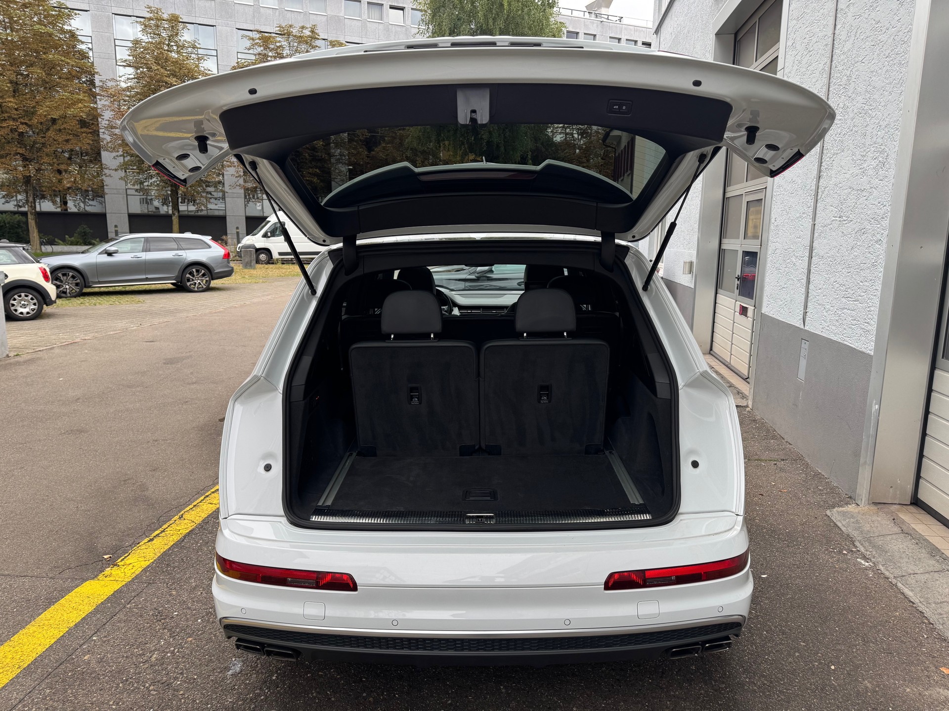 AUDI SQ7 4.0 TDI quattro tiptronic-image-10