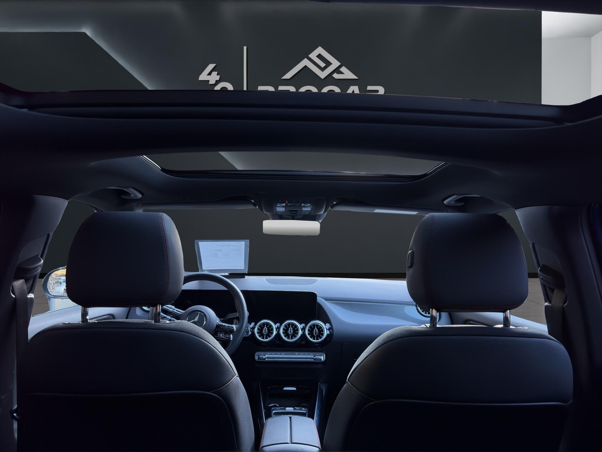 MERCEDES-BENZ GLA 250 Swiss Star AMG Line 4matic-image-5