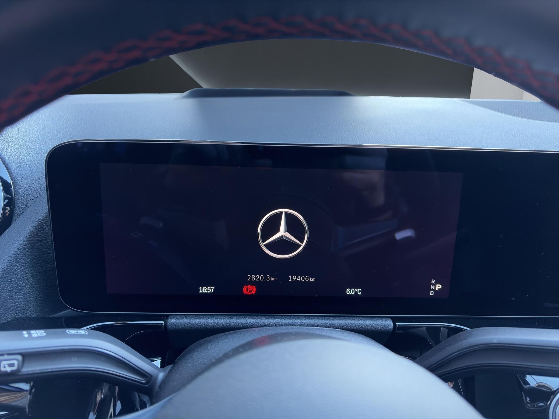 MERCEDES-BENZ GLA 250 Swiss Star AMG Line 4matic-image-13