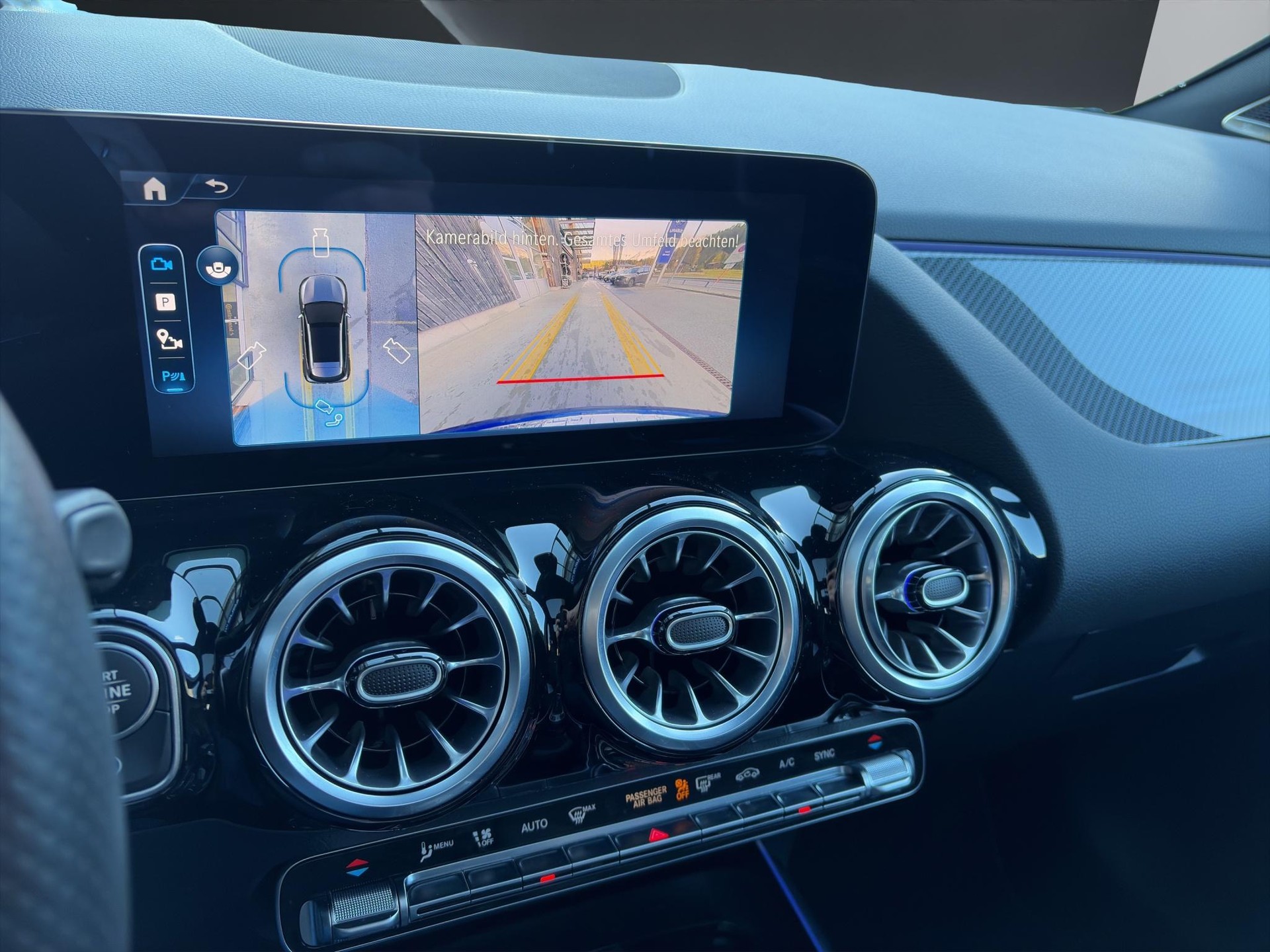 MERCEDES-BENZ GLA 250 Swiss Star AMG Line 4matic-image-15