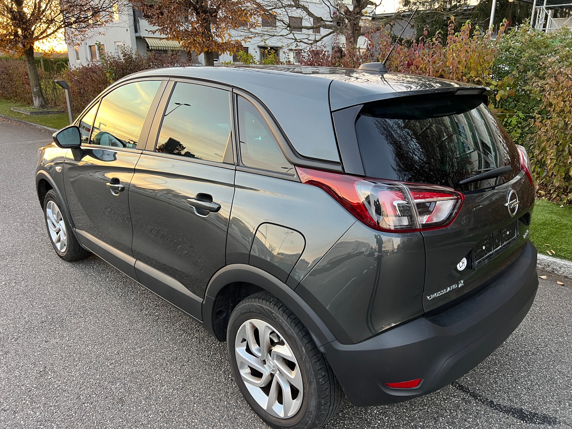 OPEL Crossland X 1.2i TP Enjoy Automatik-image-3