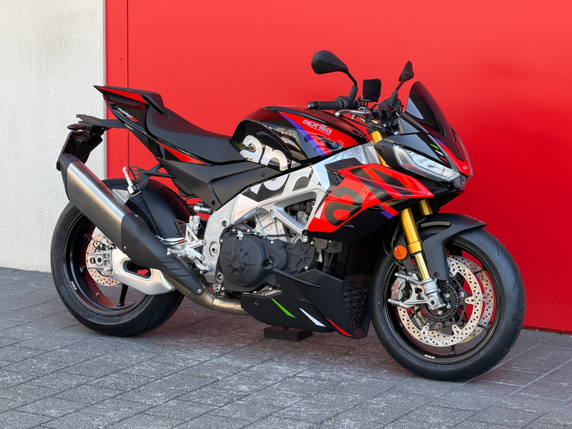 APRILIA Tuono V4 1100 Factory-image-14