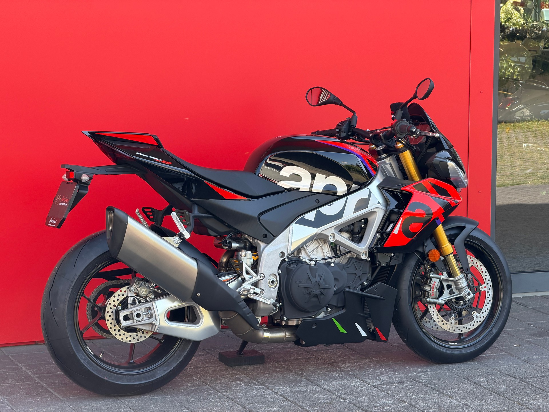 APRILIA Tuono V4 1100 Factory-image-15