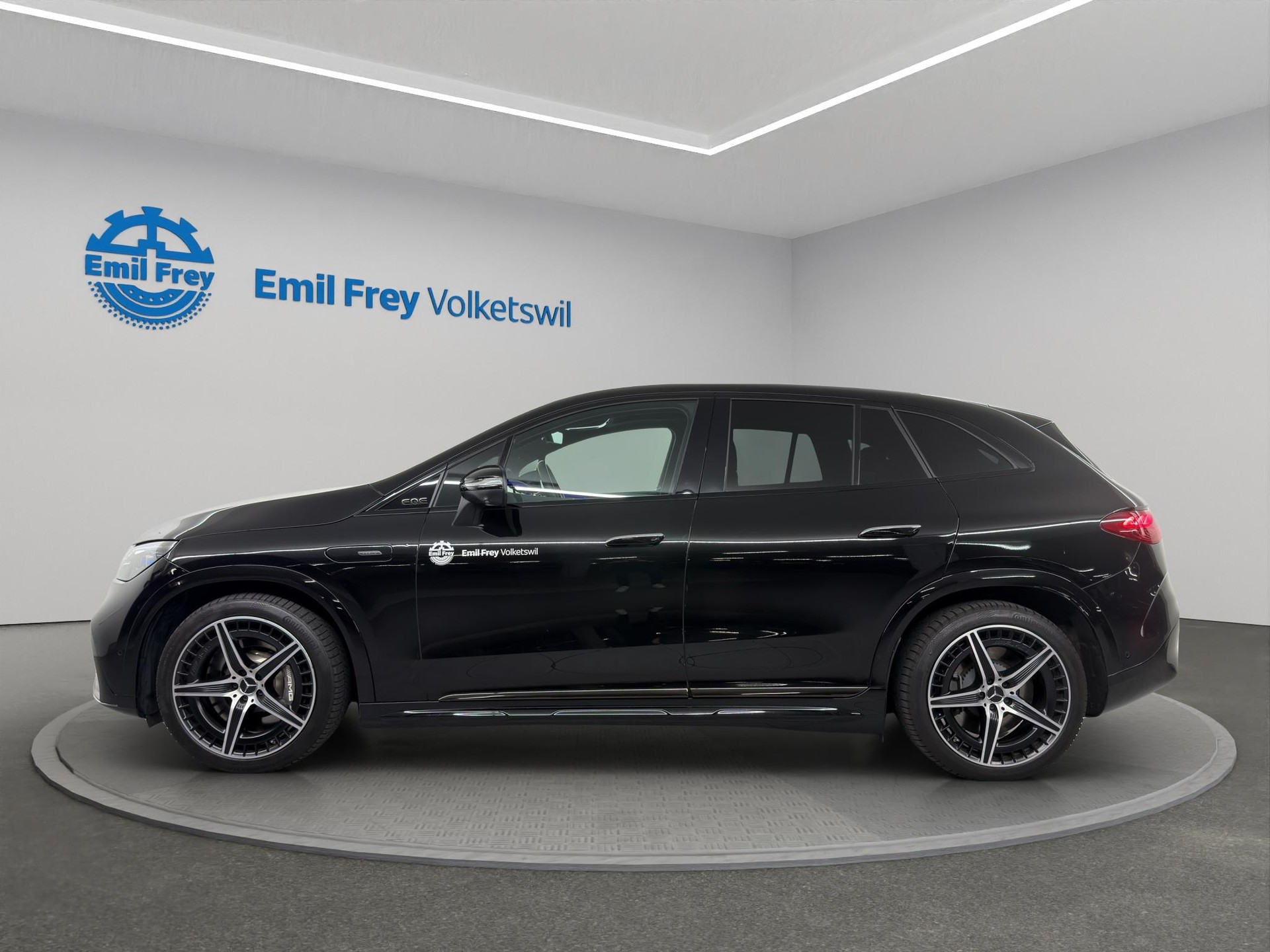 MERCEDES-BENZ EQE 43 AMG 4Matic SUV-showroom-element-1