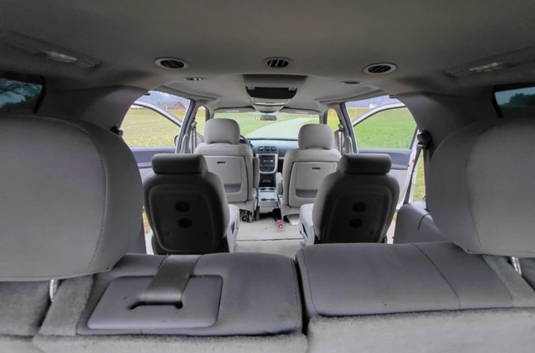 PONTIAC Montana-image-9
